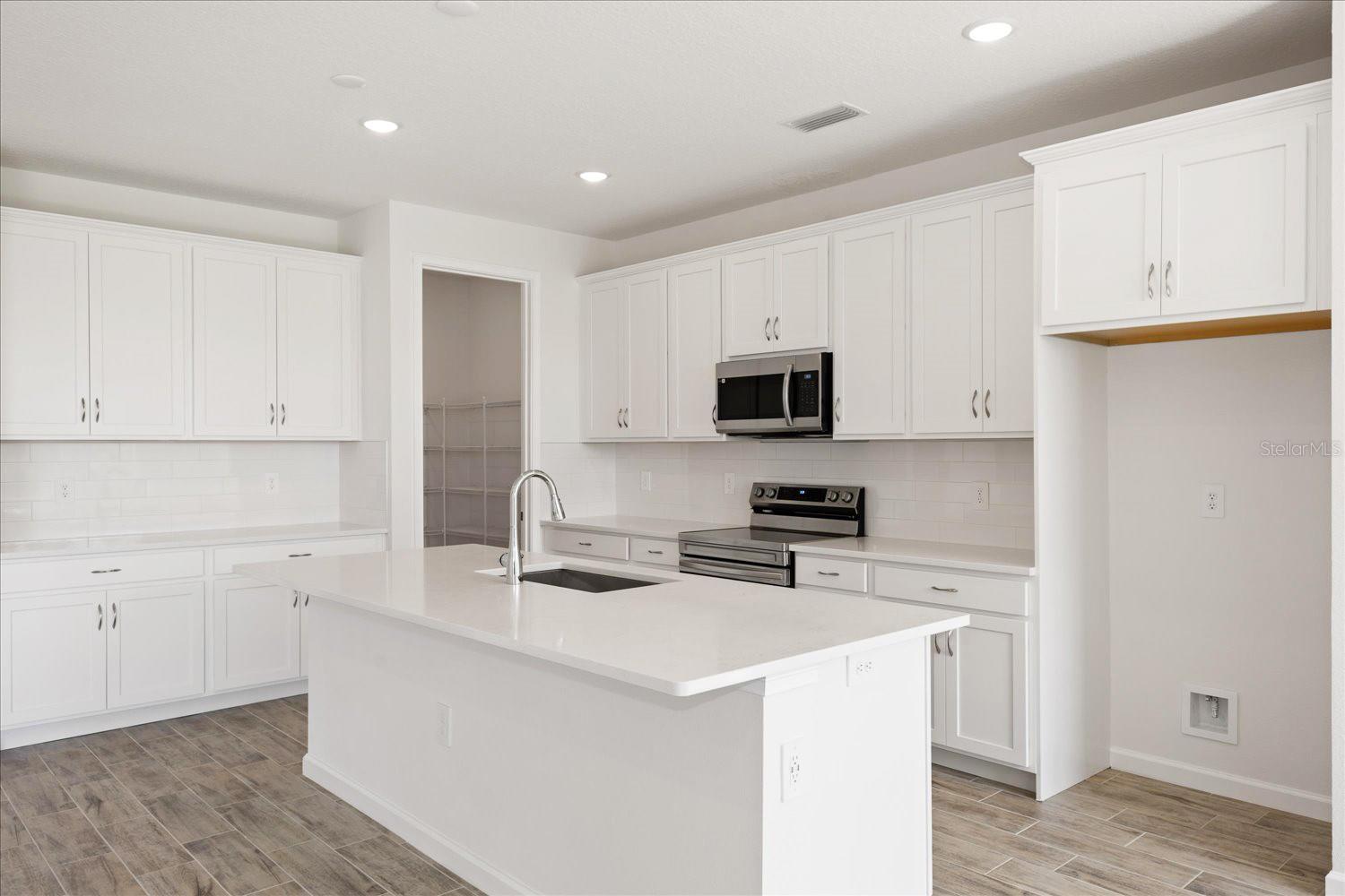 9584 VIBRANT LANE, VENICE, FL — photo 2
