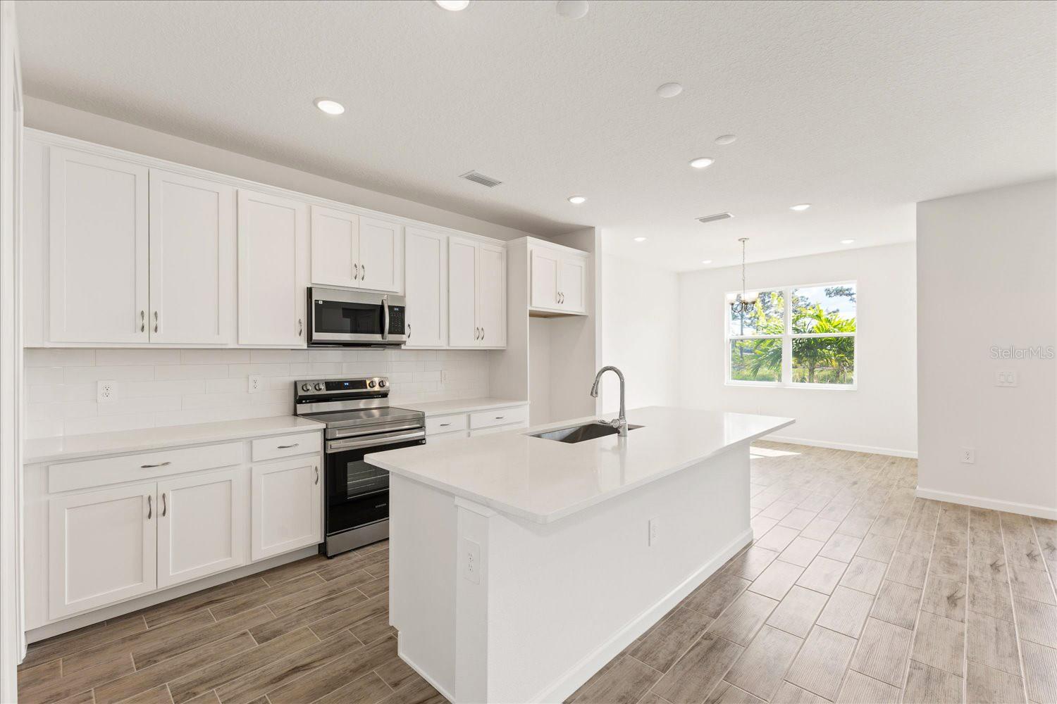 9584 VIBRANT LANE, VENICE, FL — photo 3