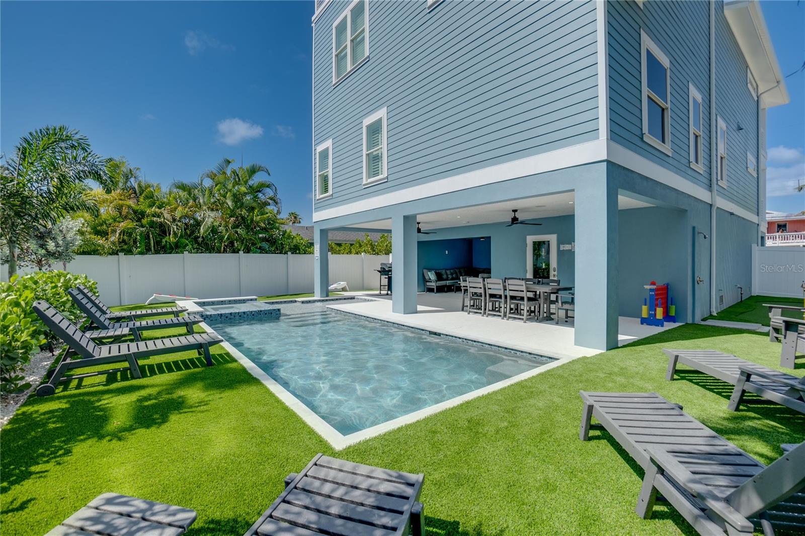 2102 AVENUE B, BRADENTON BEACH, FL — photo 2
