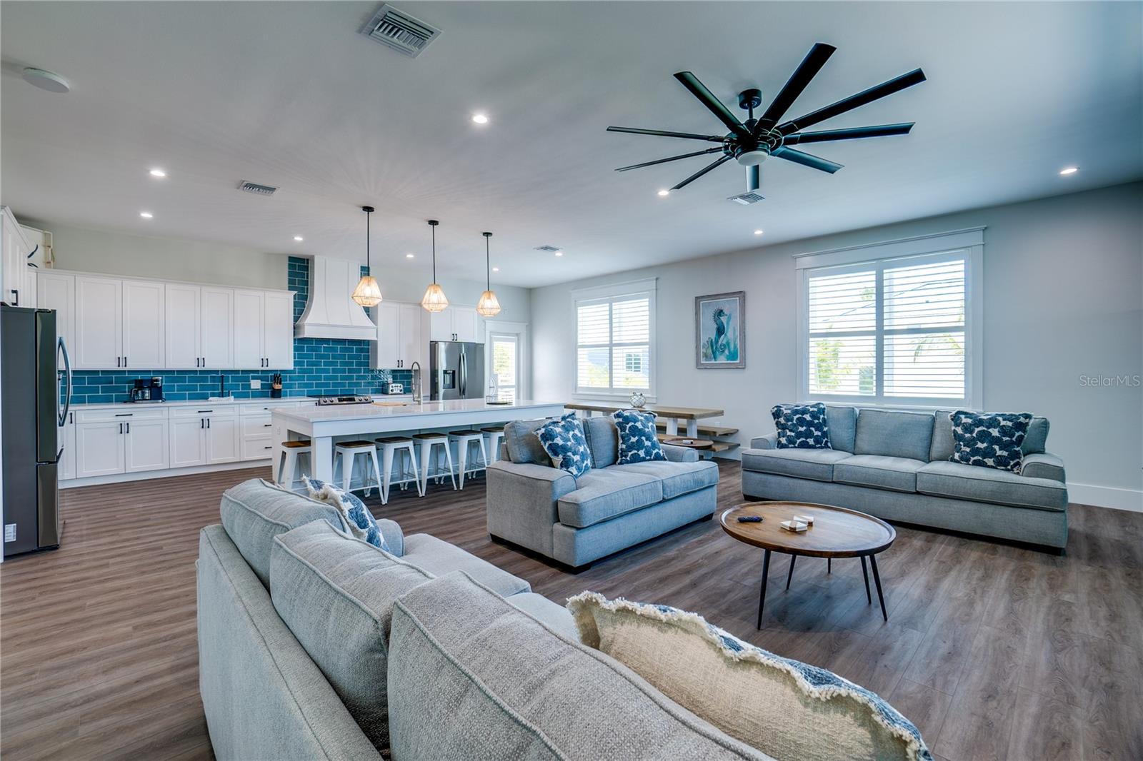 2102 AVENUE B, BRADENTON BEACH, FL — photo 8