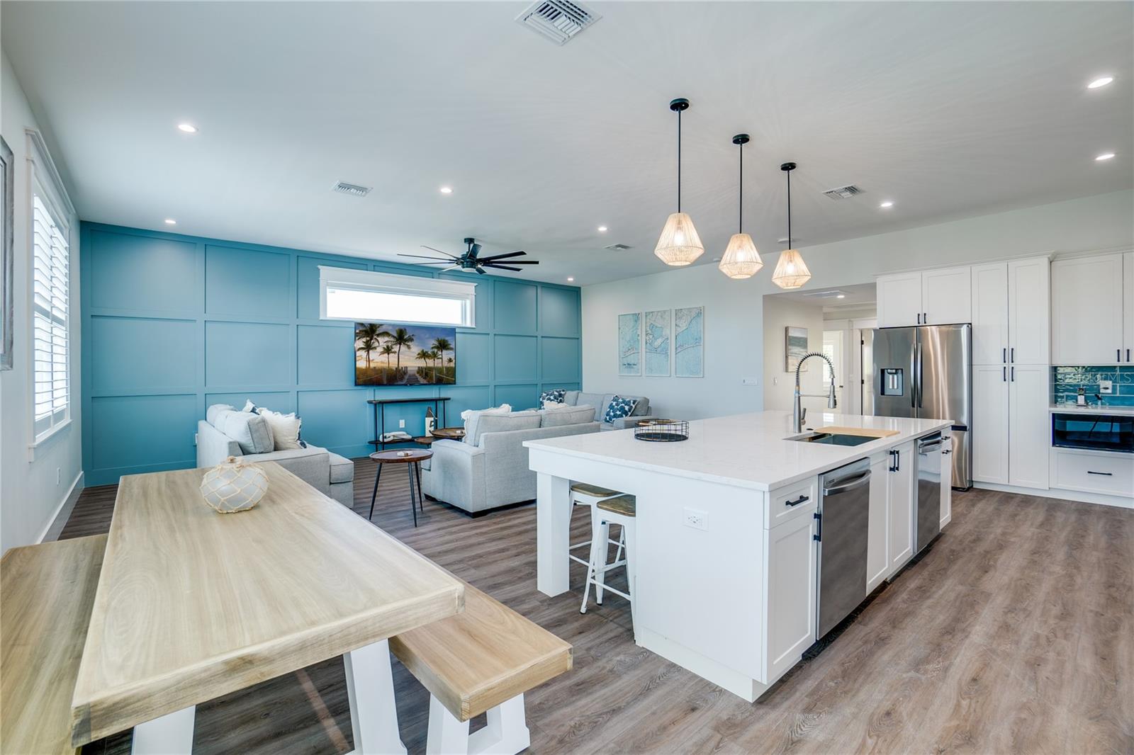 2102 AVENUE B, BRADENTON BEACH, FL — photo 11