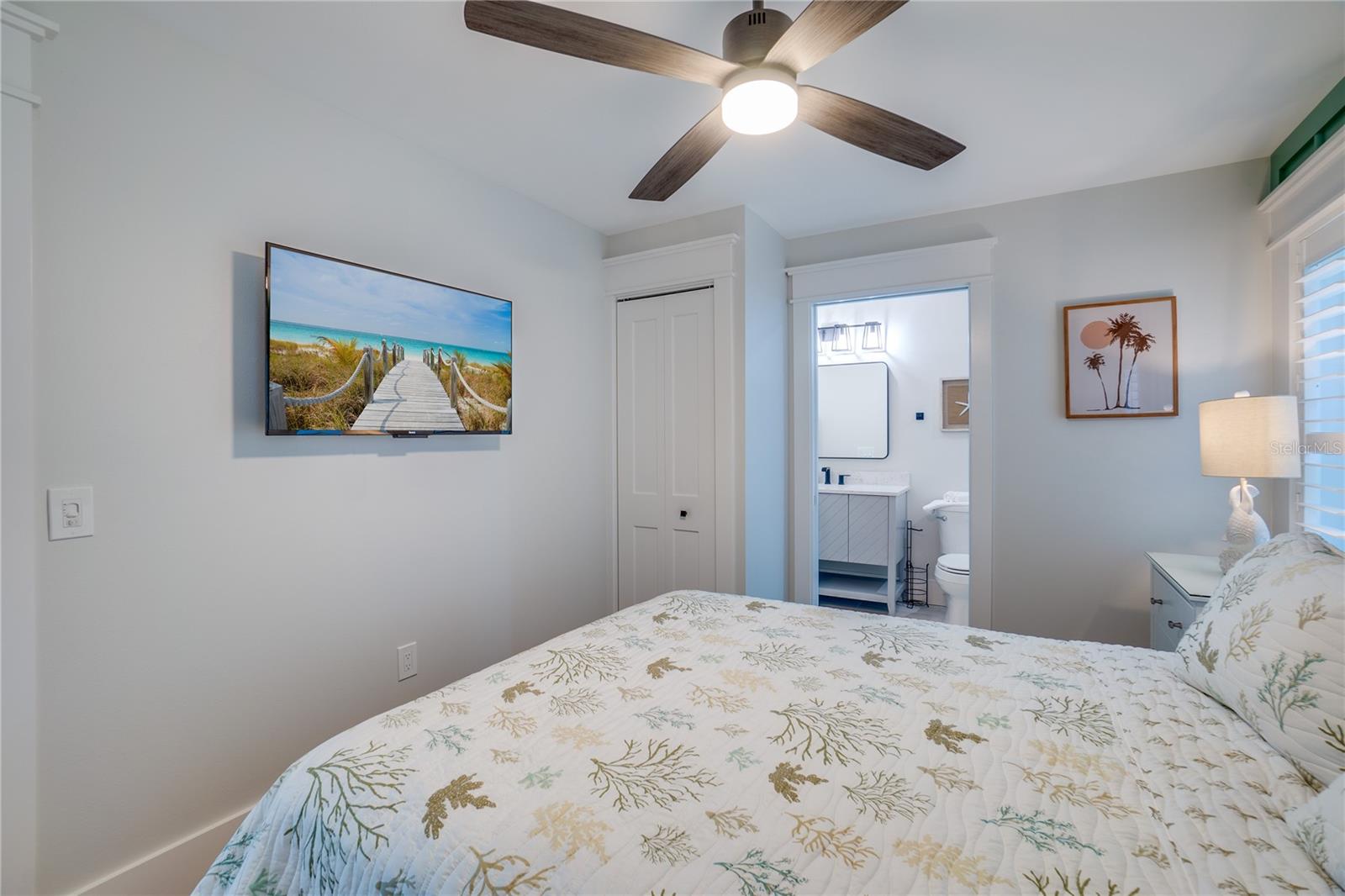 2102 AVENUE B, BRADENTON BEACH, FL — photo 38