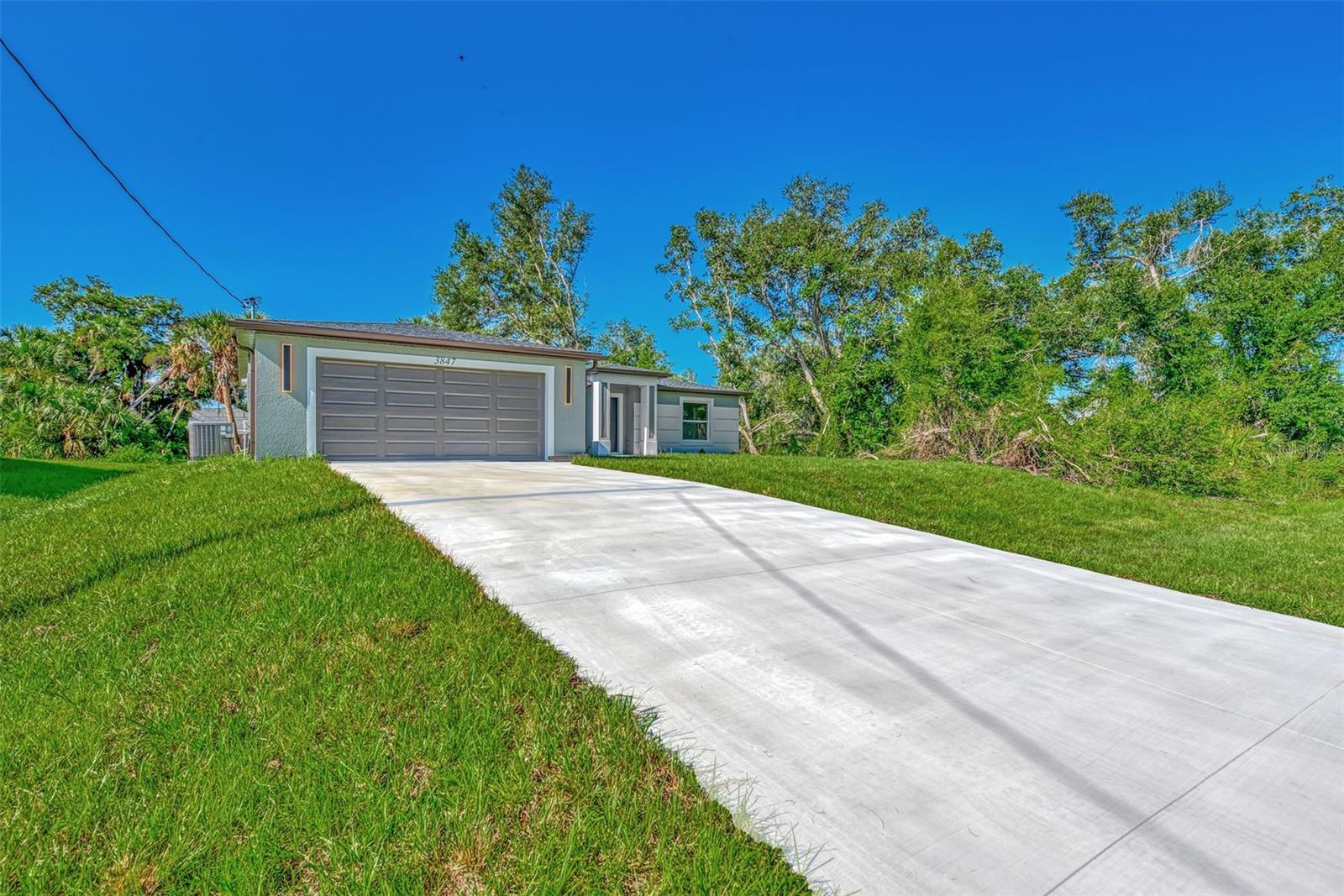 3847 E PRICE BLVD, NORTH PORT, FL