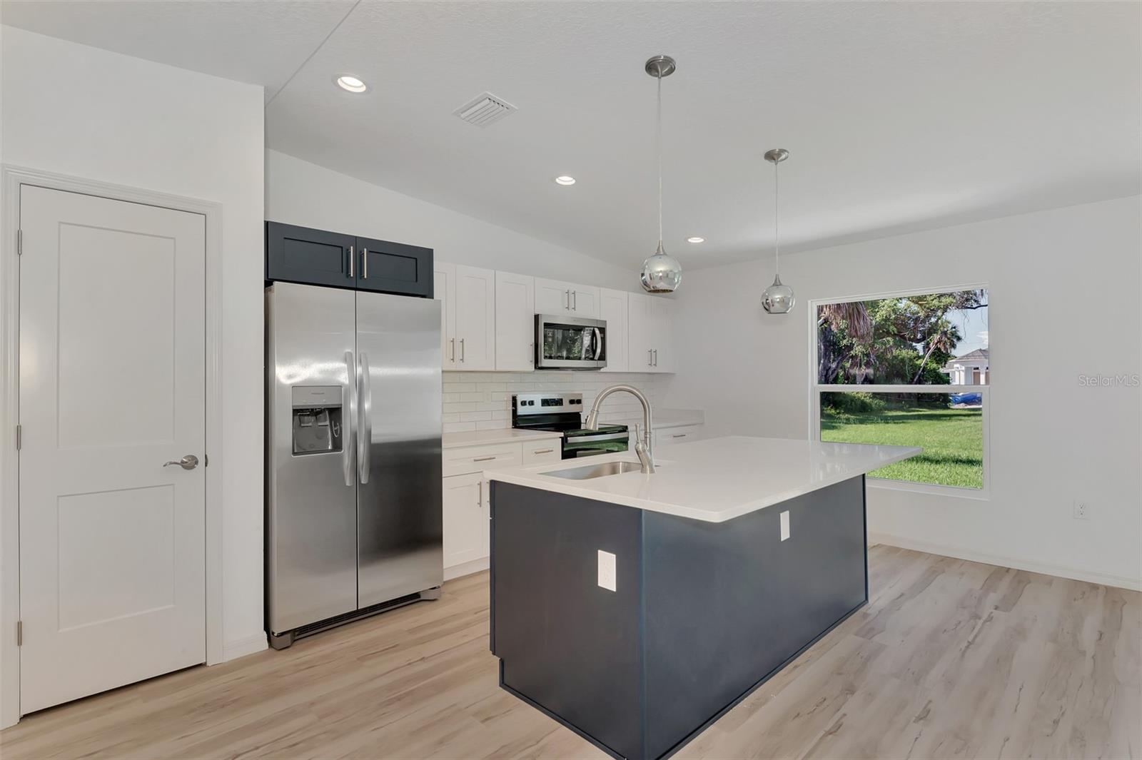 3847 E PRICE BLVD, NORTH PORT, FL — photo 13
