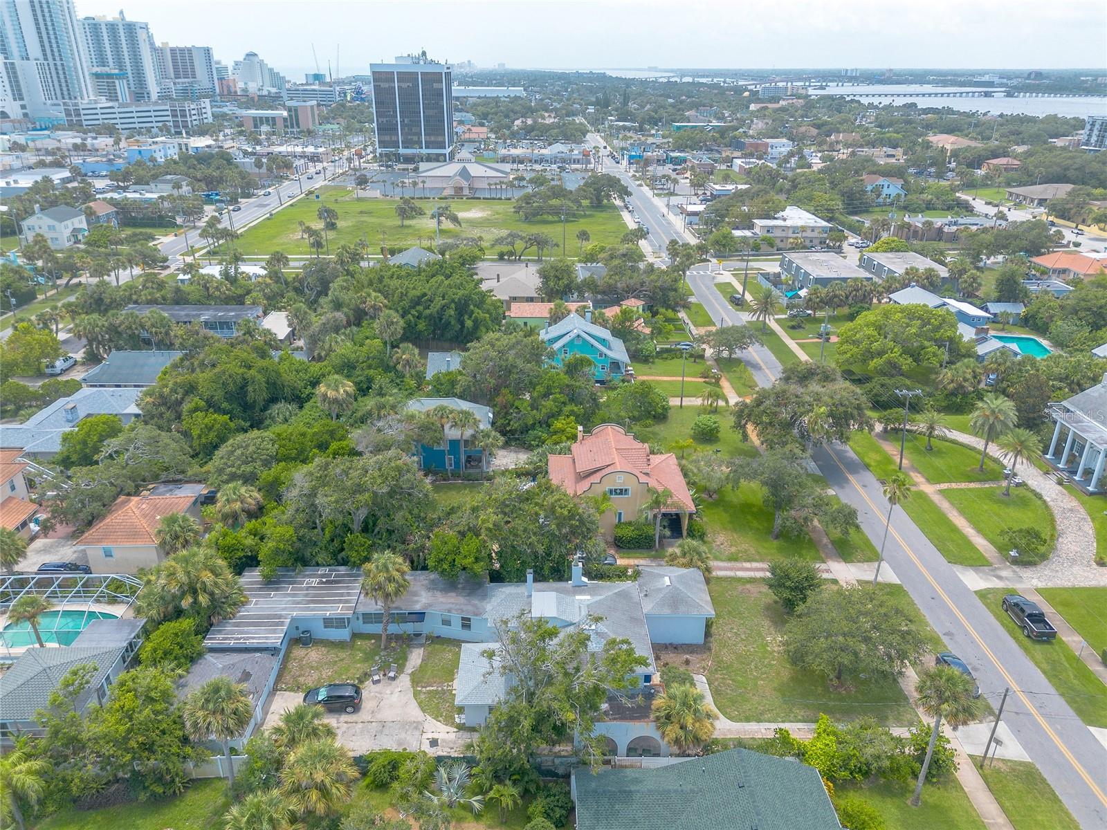 724 N OLEANDER AVE, DAYTONA BEACH, FL — photo 52