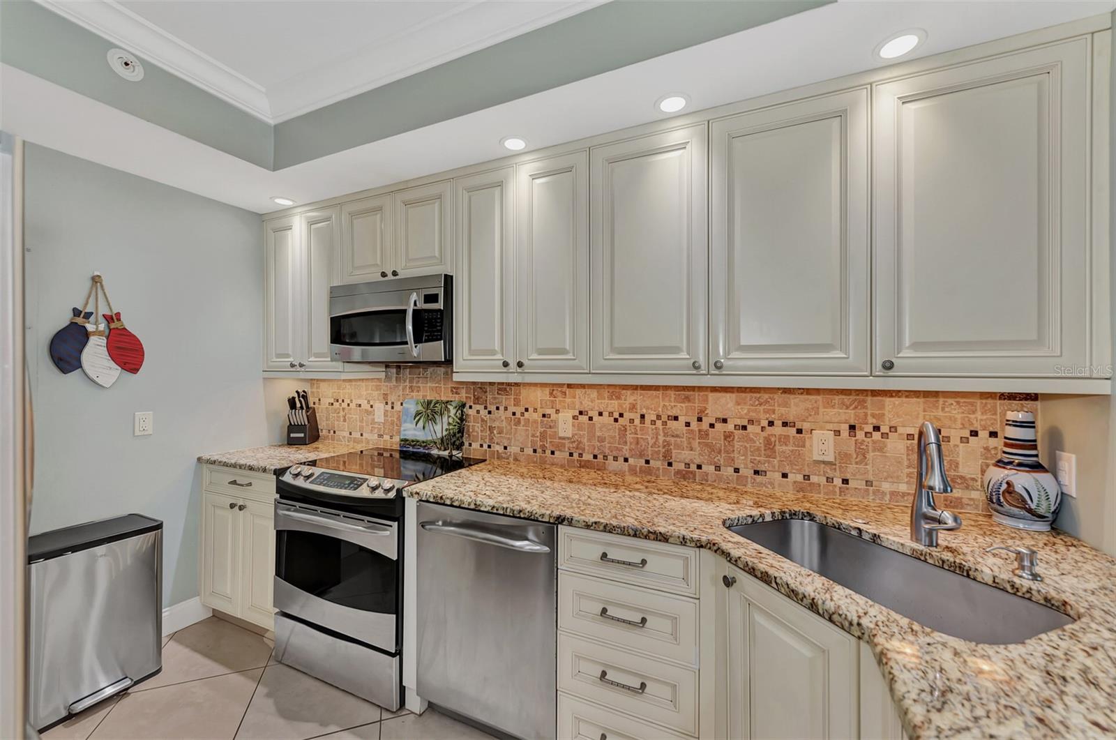 1945 GULF OF MEXICO DR #M2-414, LONGBOAT KEY, FL — photo 23
