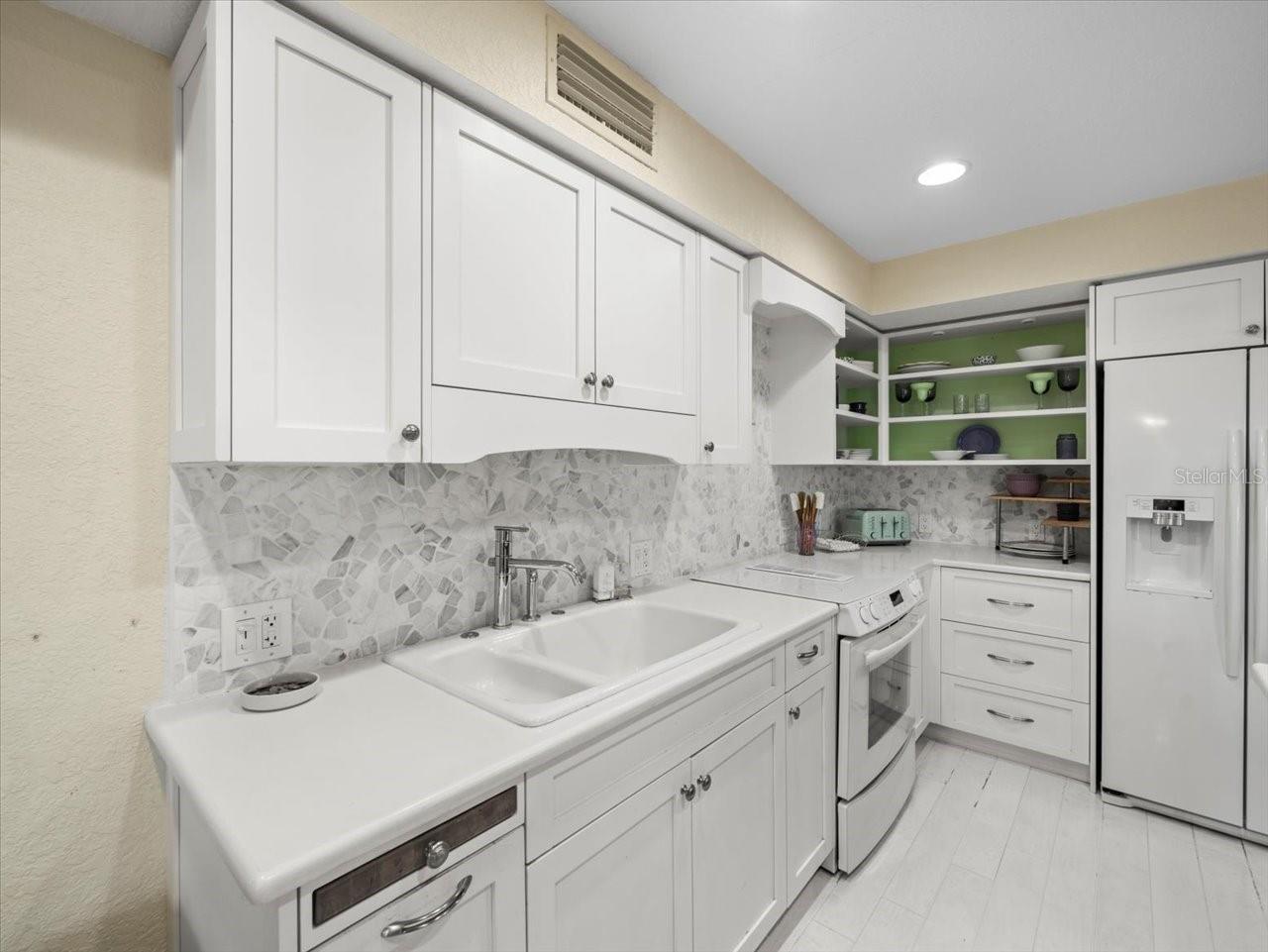 20051 GULF BLVD, INDIAN SHORES, FL — photo 42