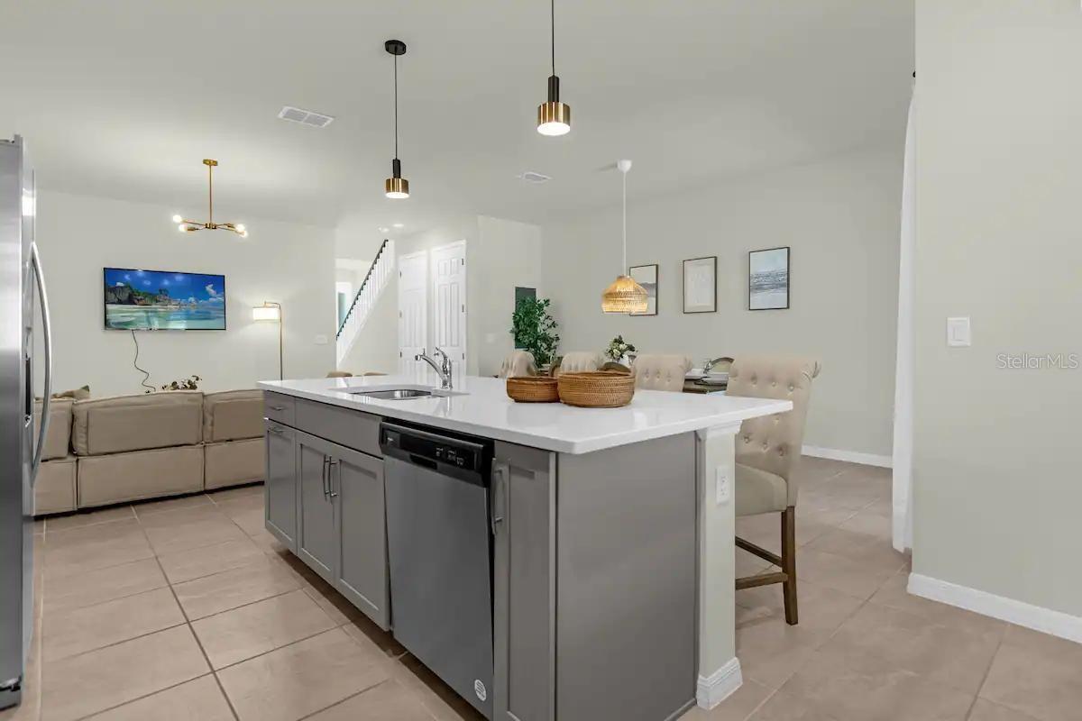 1676 TROPICAL PALMS CIR, KISSIMMEE, FL — photo 5
