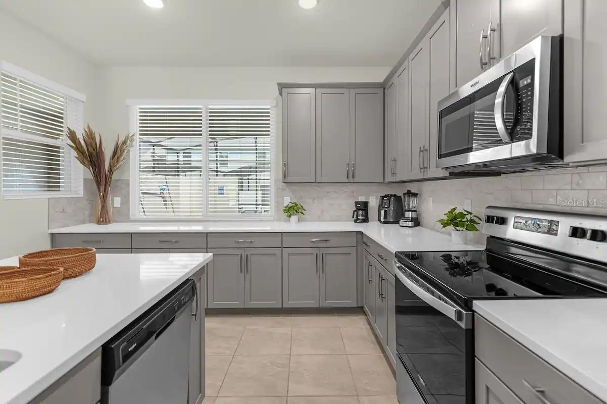 1676 TROPICAL PALMS CIR, KISSIMMEE, FL — photo 7