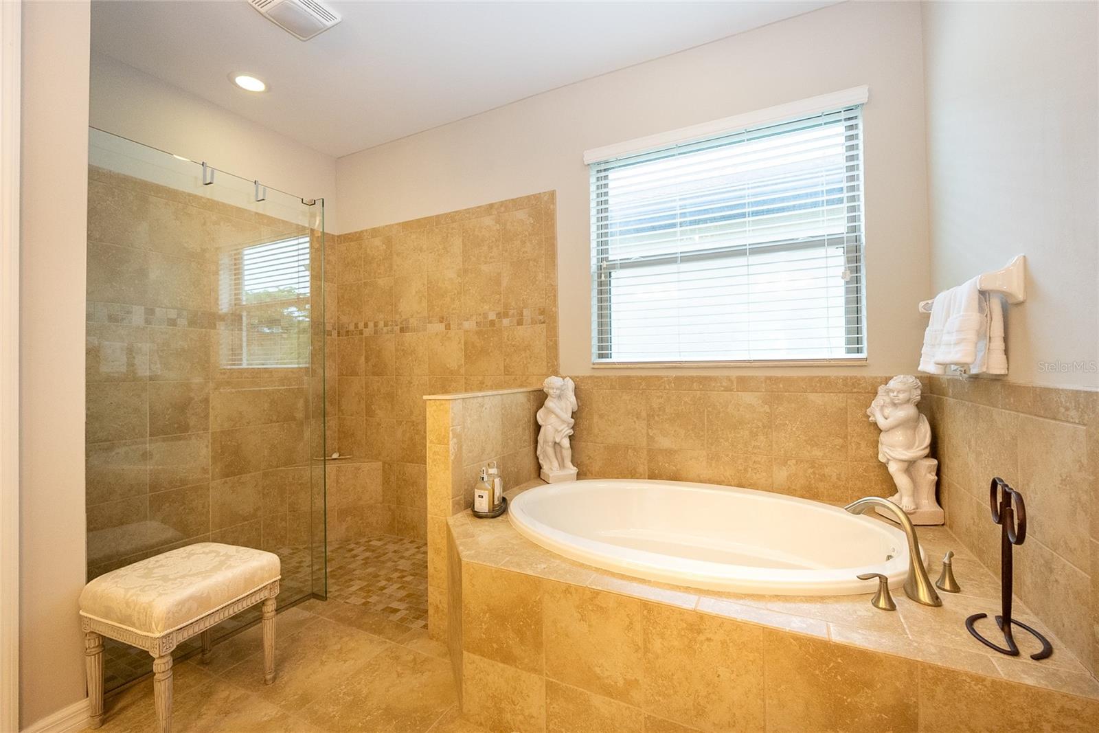 139 MARAVIYA BLVD, NOKOMIS, FL — photo 15
