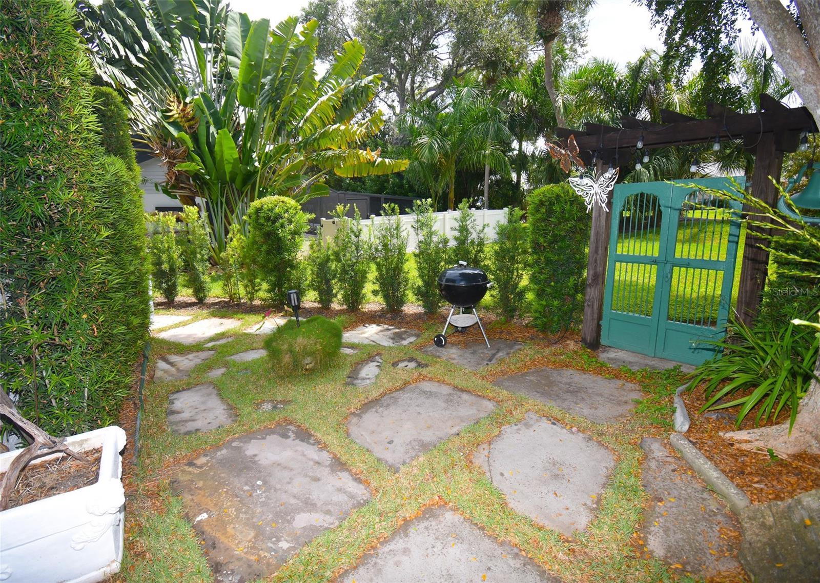 2107 89TH ST NW, BRADENTON, FL — photo 101