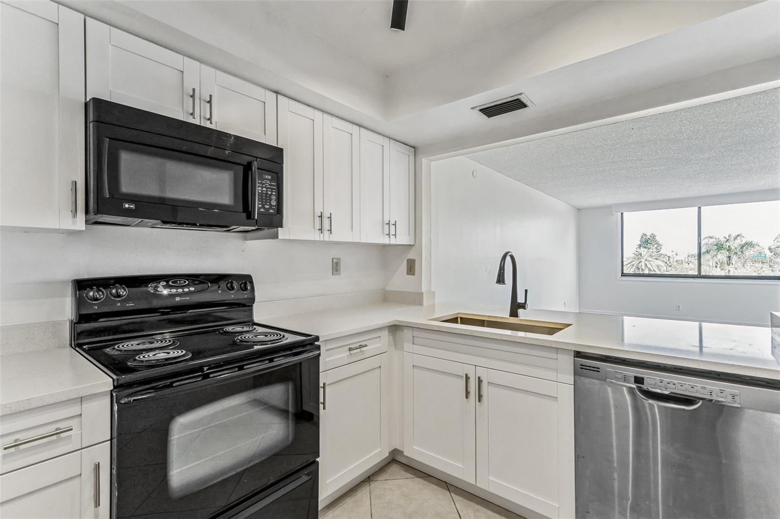 6219 PALMA DEL MAR BLVD S #301, ST PETERSBURG, FL — photo 5