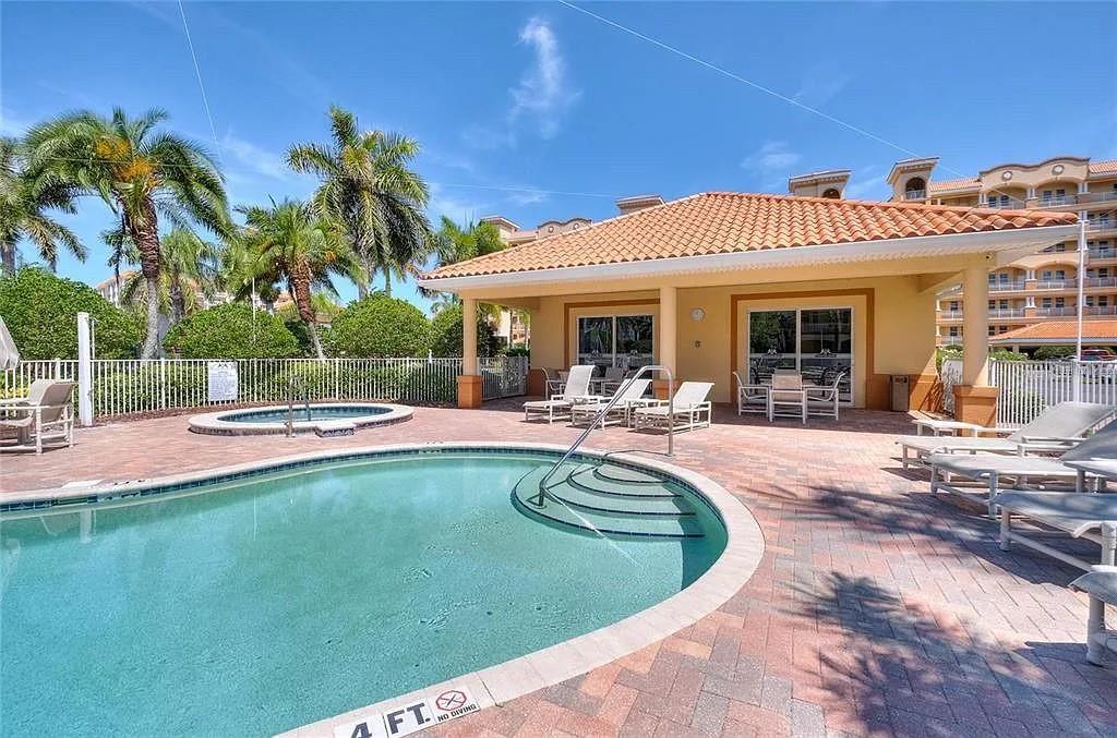 110 FOREST HILLS DR, REDINGTON SHORES, FL — photo 8