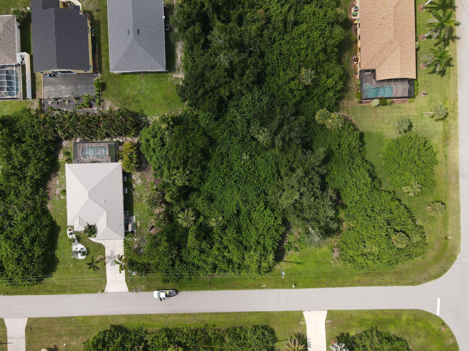 392 ALBATROSS RD, ROTONDA WEST, FL — photo 3