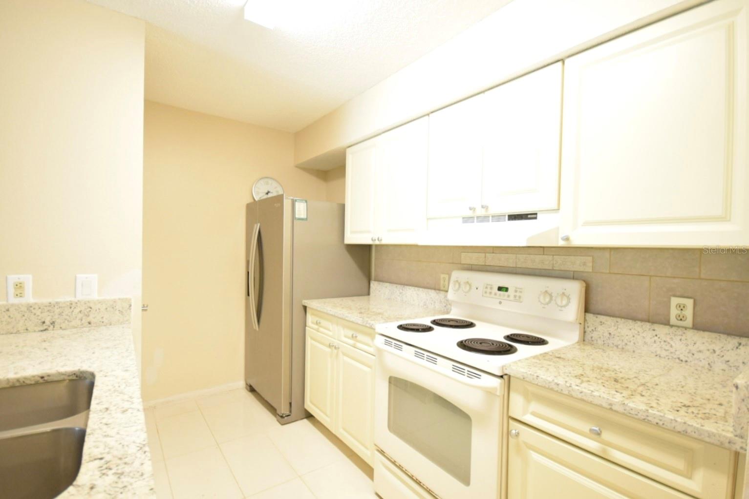 9481 HIGHLAND OAK DR #1402, TAMPA, FL — photo 9