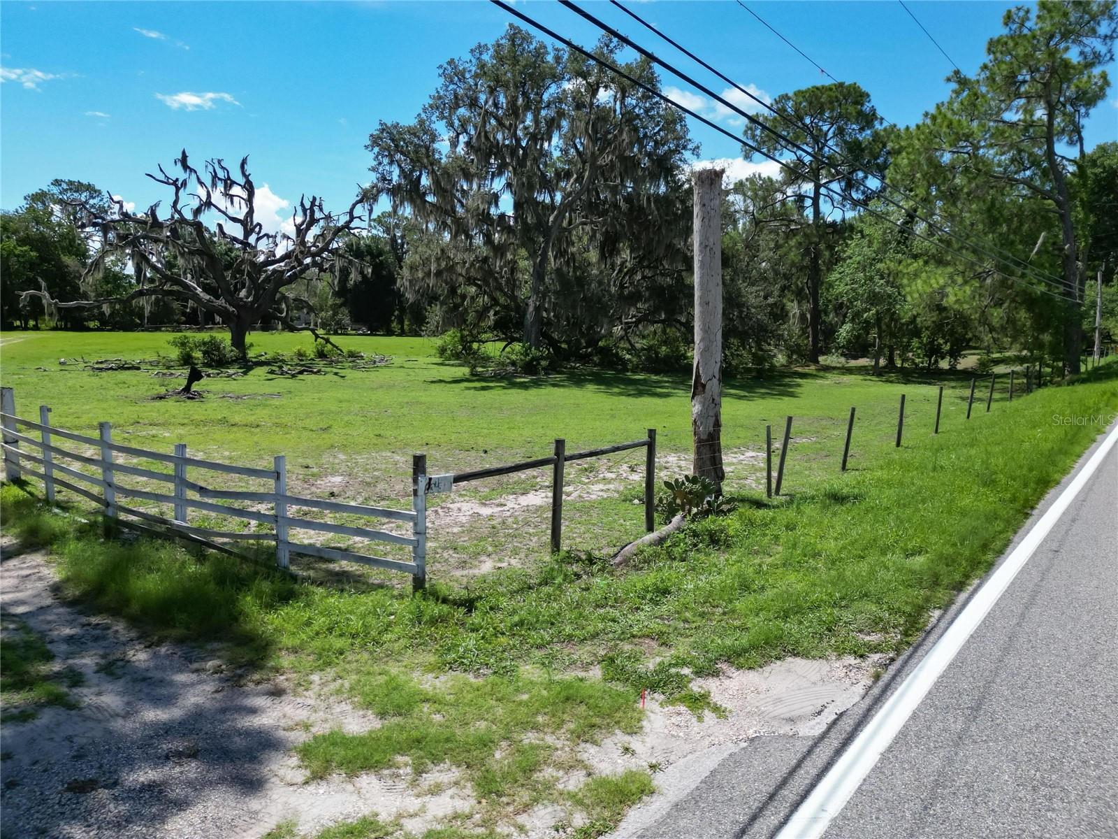 8315 TOM COSTINE RD, LAKELAND, FL — photo 2