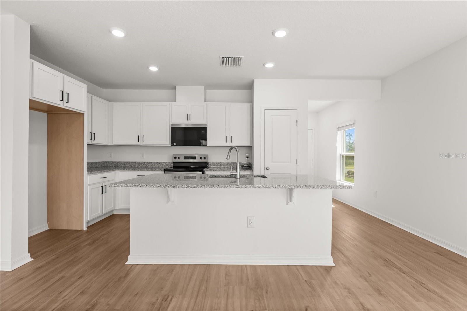 359 SEQUOIA DR, LAKE WALES, FL — photo 2