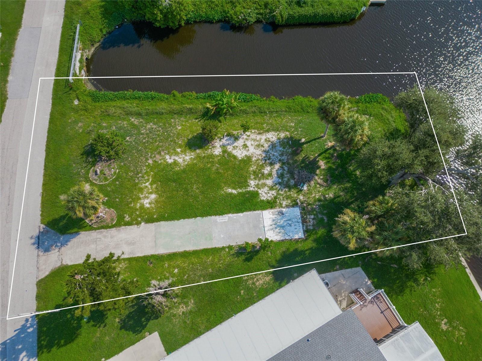 1329 BLUE HERON DR, ENGLEWOOD, FL — photo 12