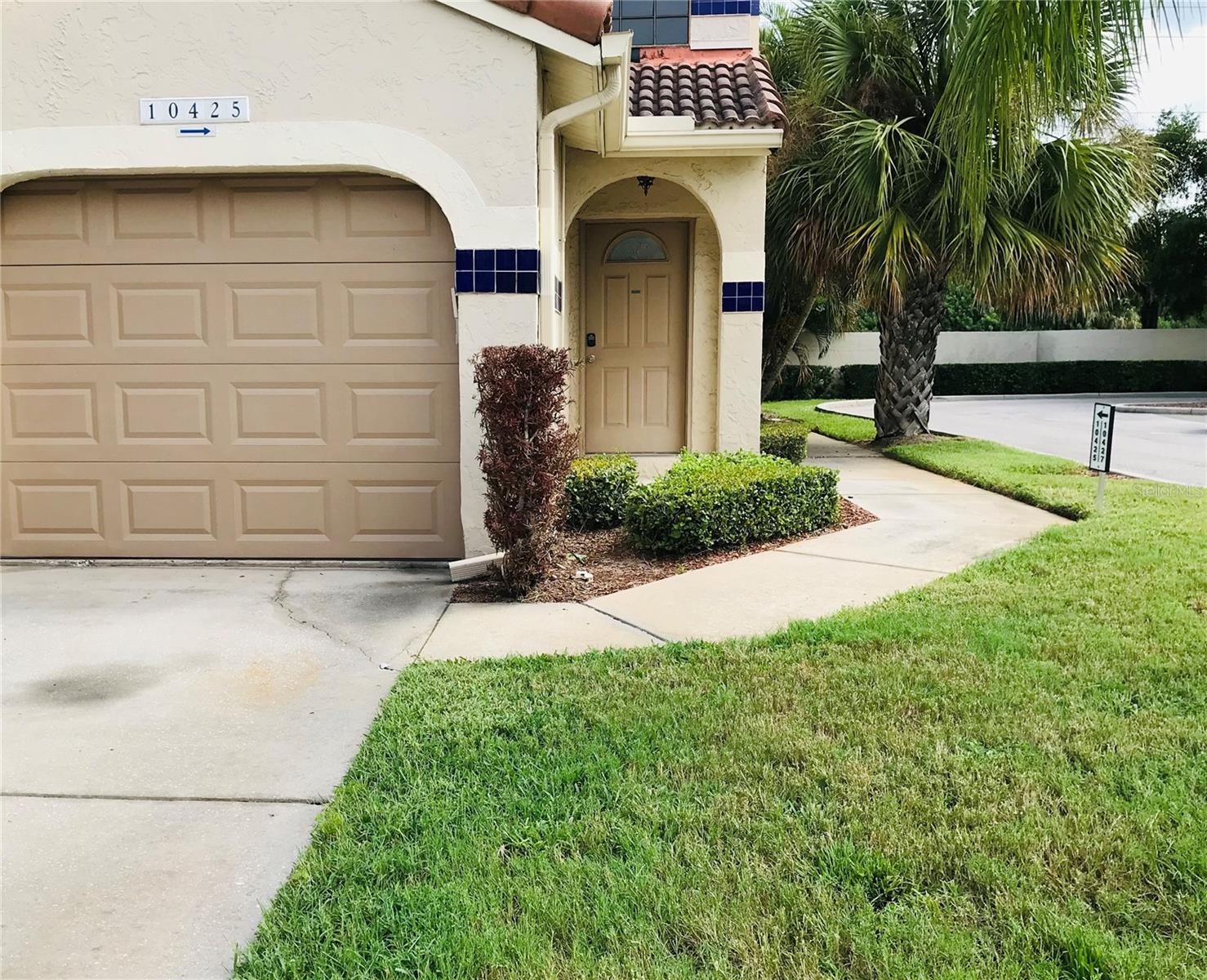 10425 LA MIRAGE CT #202, TAMPA, FL