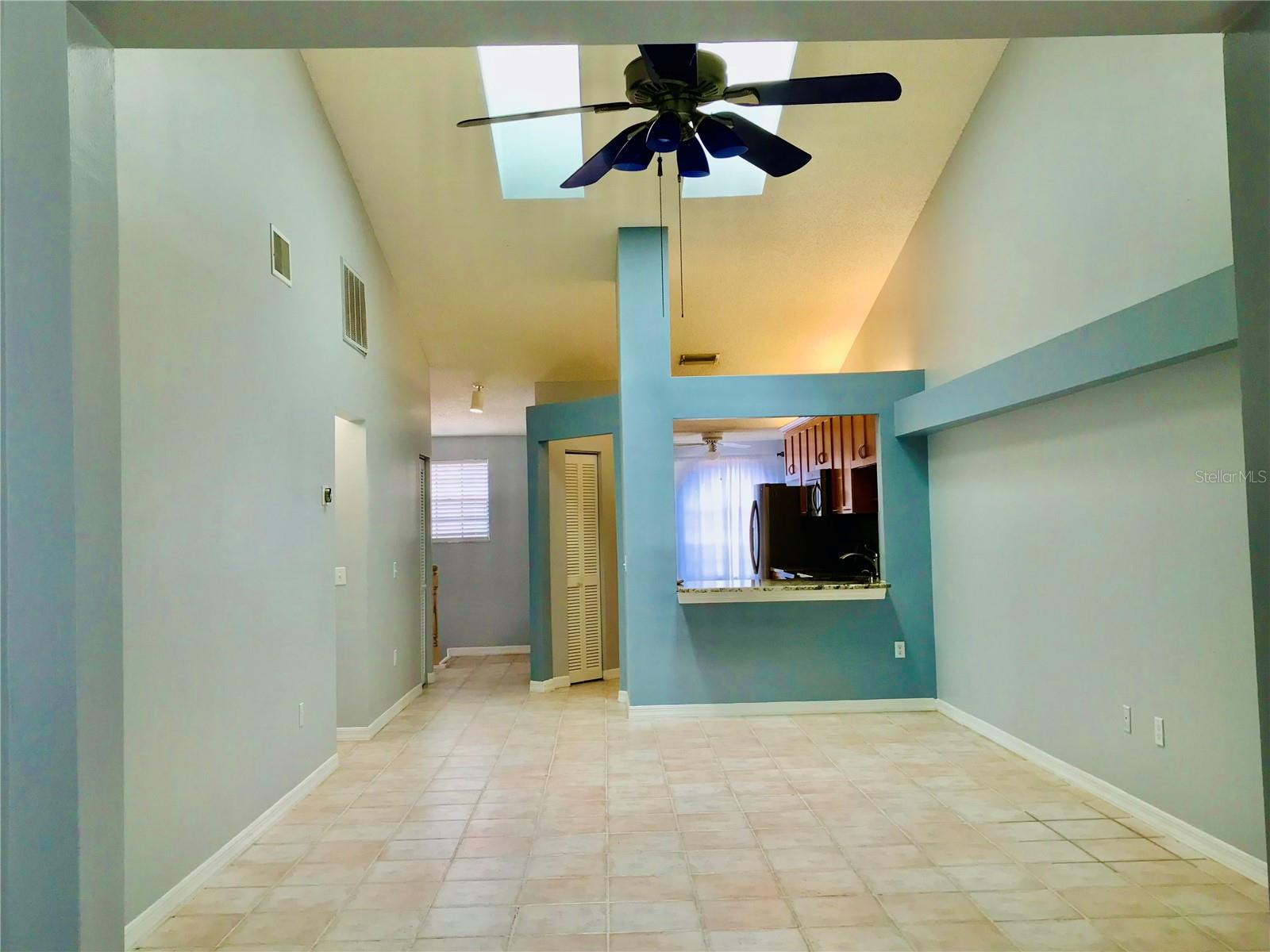 10425 LA MIRAGE CT #202, TAMPA, FL — photo 6