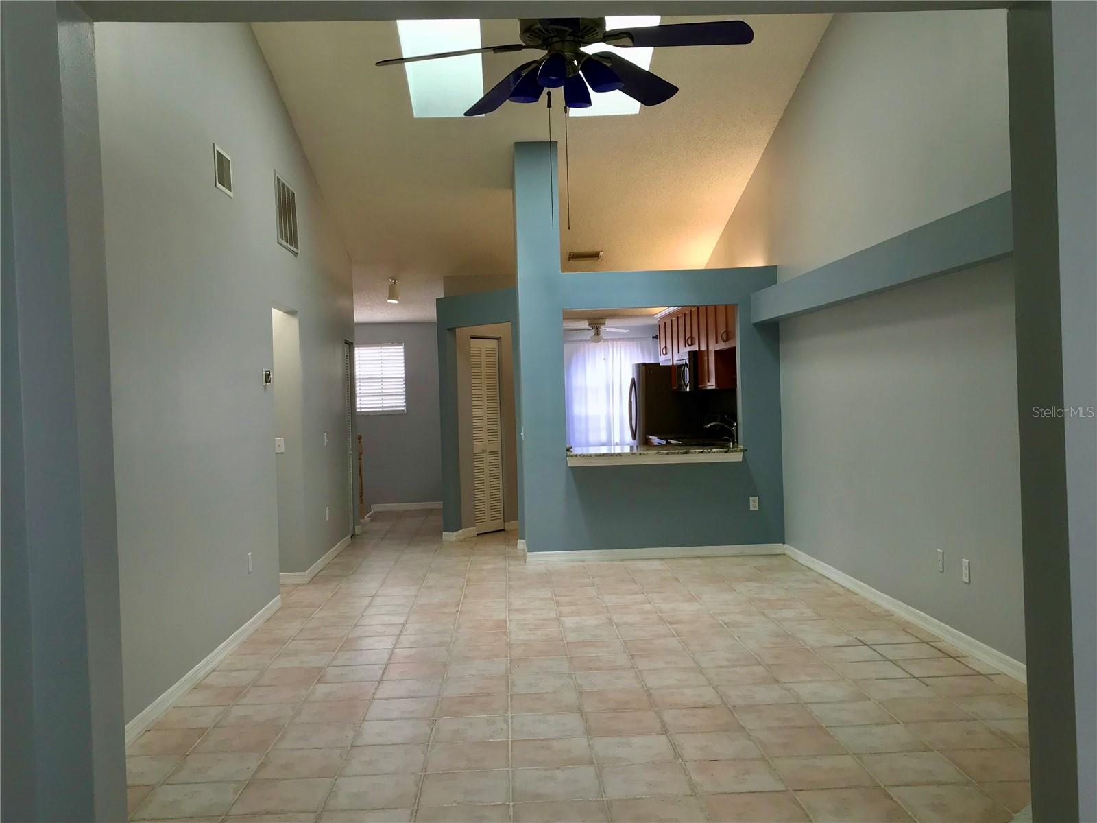 10425 LA MIRAGE CT #202, TAMPA, FL — photo 7