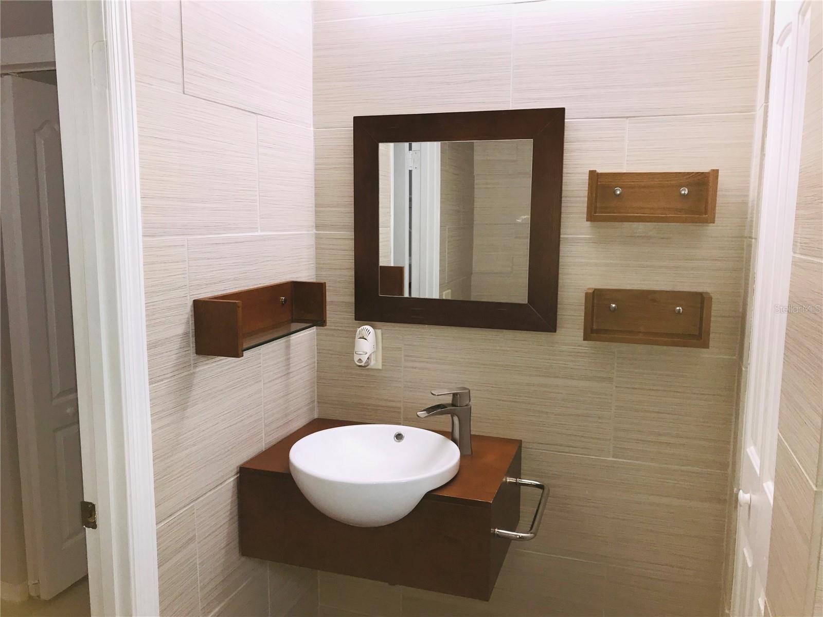 10425 LA MIRAGE CT #202, TAMPA, FL — photo 16
