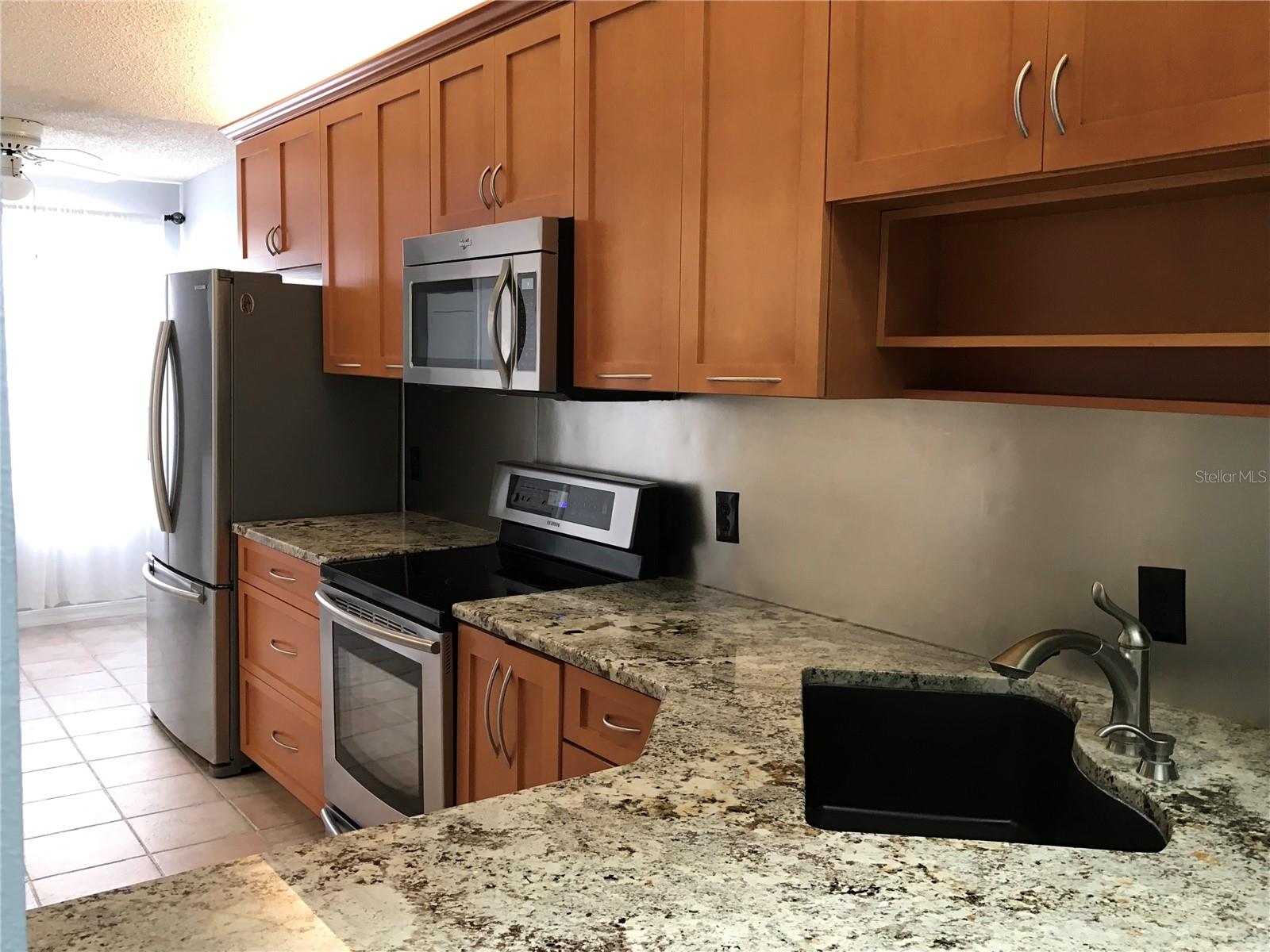 10425 LA MIRAGE CT #202, TAMPA, FL — photo 28
