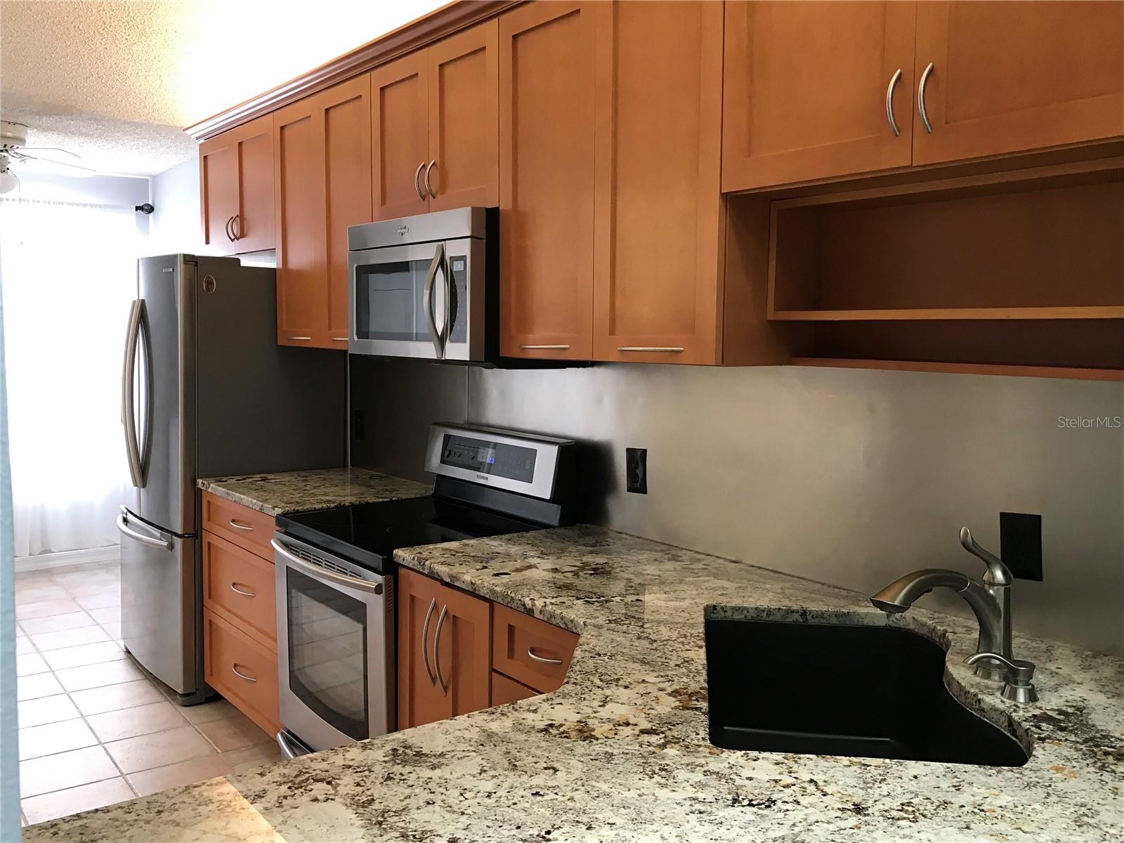 10425 LA MIRAGE CT #202, TAMPA, FL — photo 29
