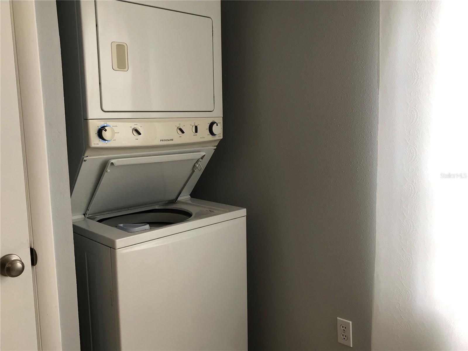 10425 LA MIRAGE CT #202, TAMPA, FL — photo 38