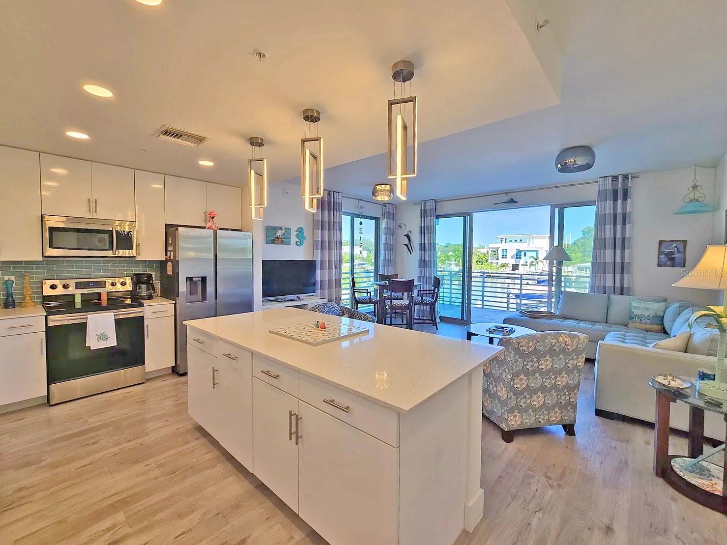 1709 N TAMIAMI TRL #201, SARASOTA, FL — photo 4