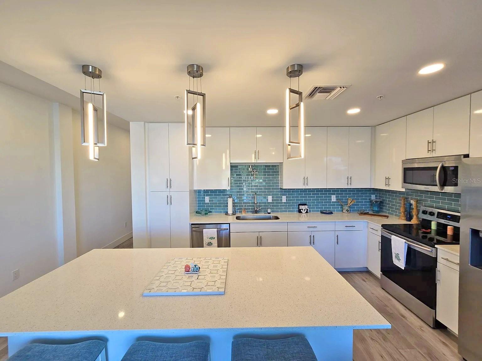 1709 N TAMIAMI TRL #201, SARASOTA, FL — photo 6