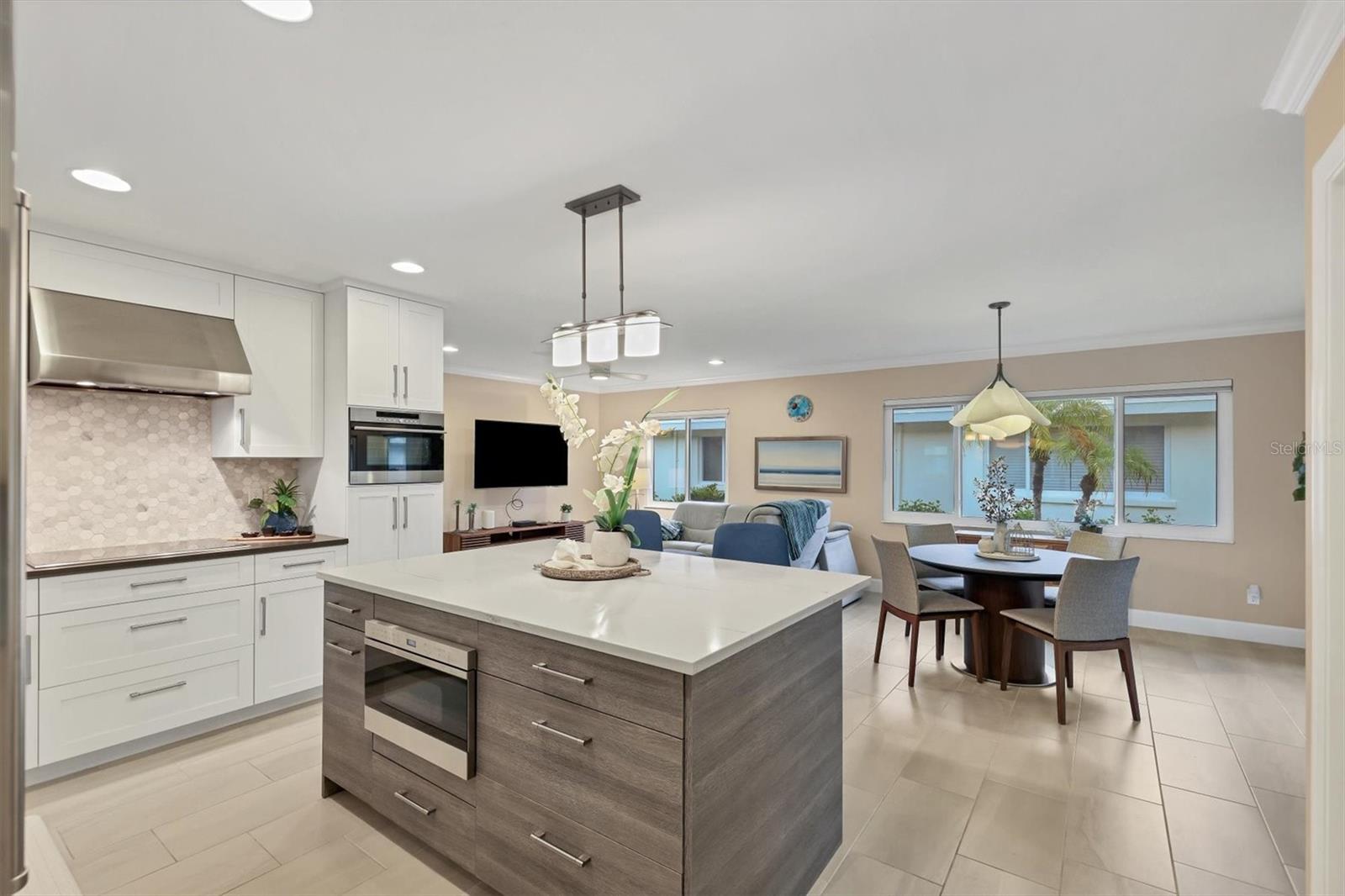 1900 BENJAMIN FRANKLIN DR #V-15, SARASOTA, FL — photo 8