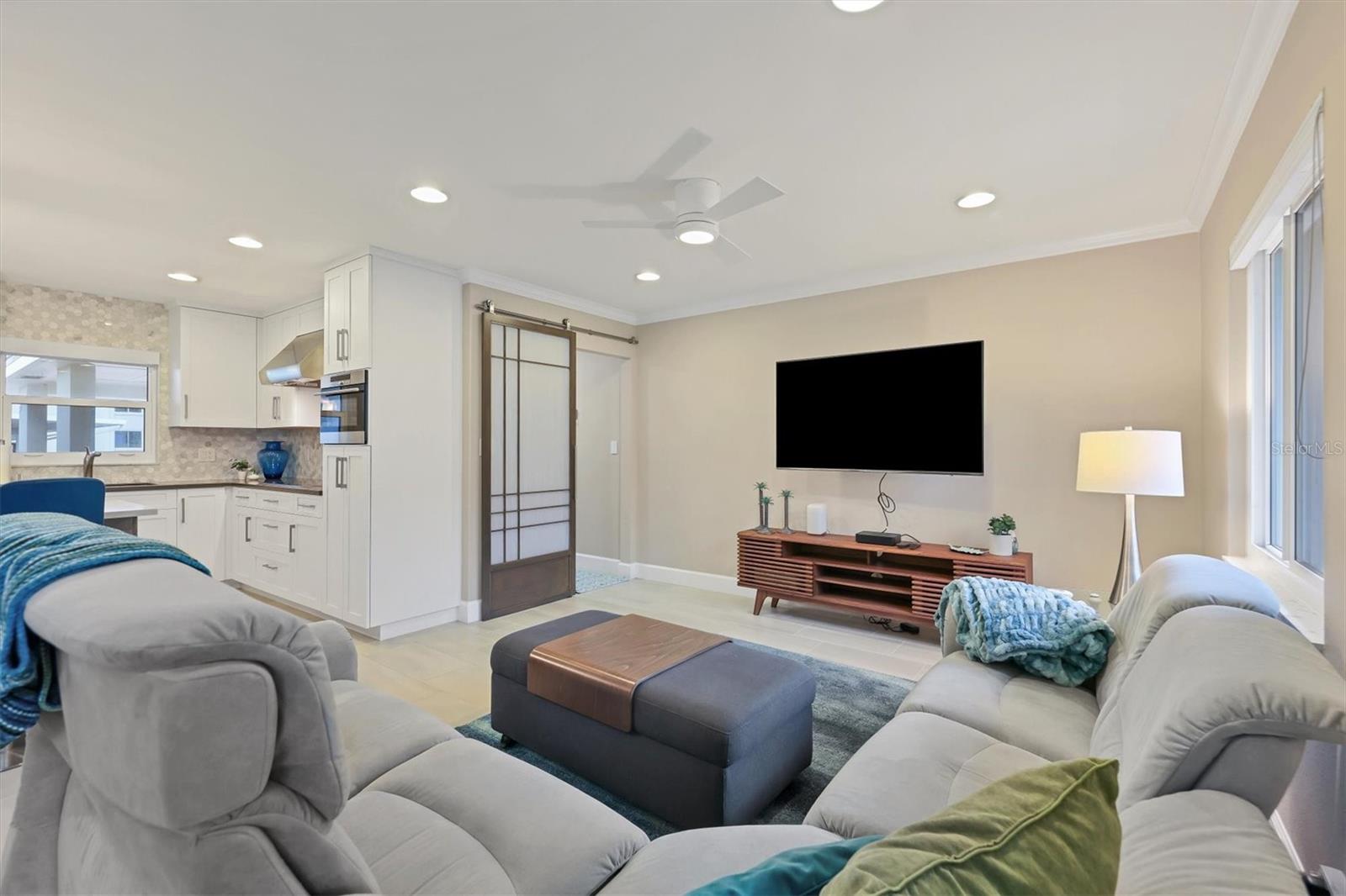 1900 BENJAMIN FRANKLIN DR #V-15, SARASOTA, FL — photo 9