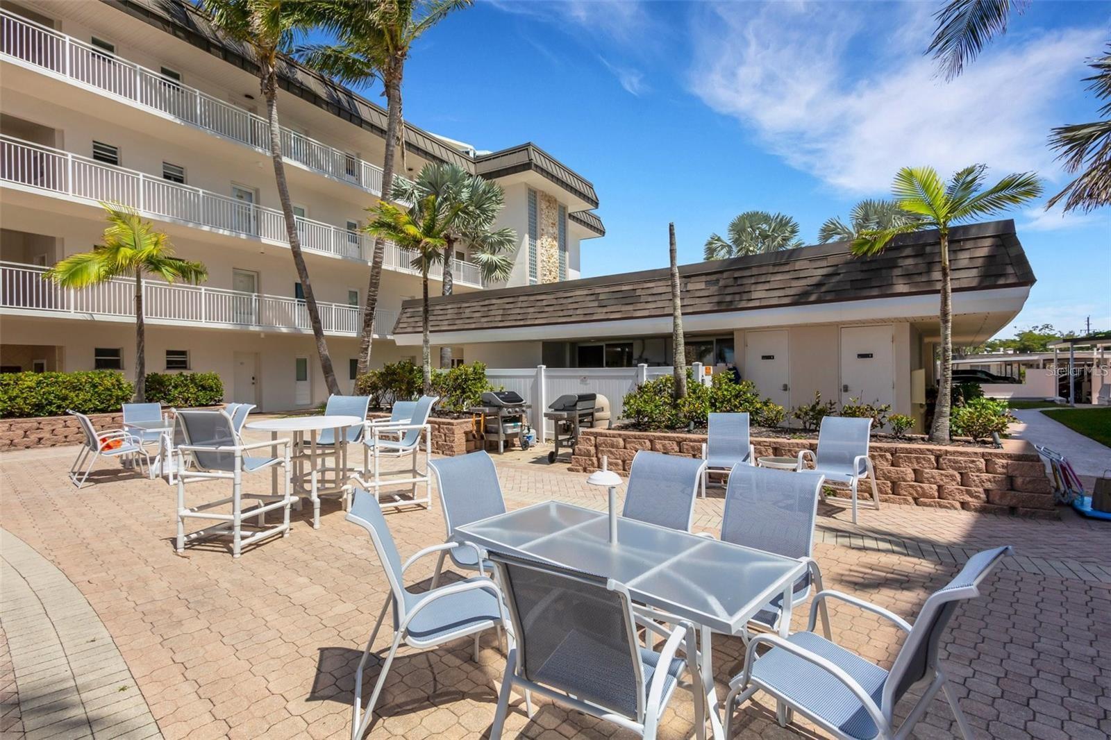 1900 BENJAMIN FRANKLIN DR #V-15, SARASOTA, FL — photo 32