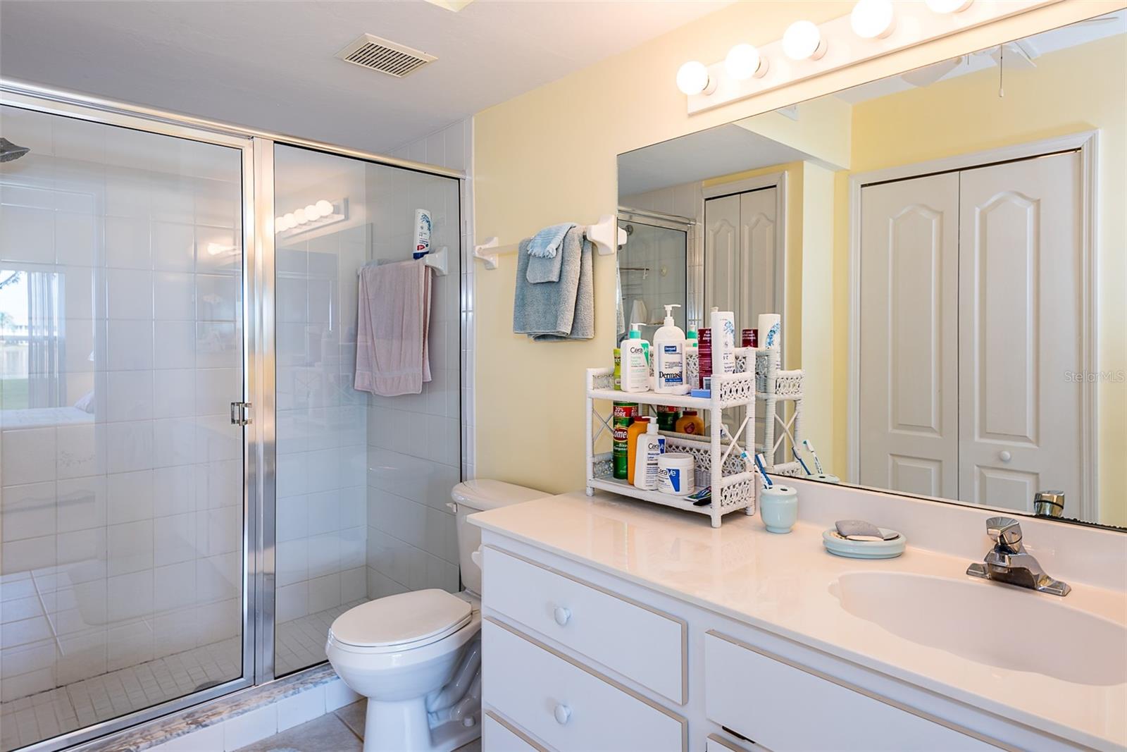 11644 EGRET CIR #1303, LAKE SUZY, FL — photo 25