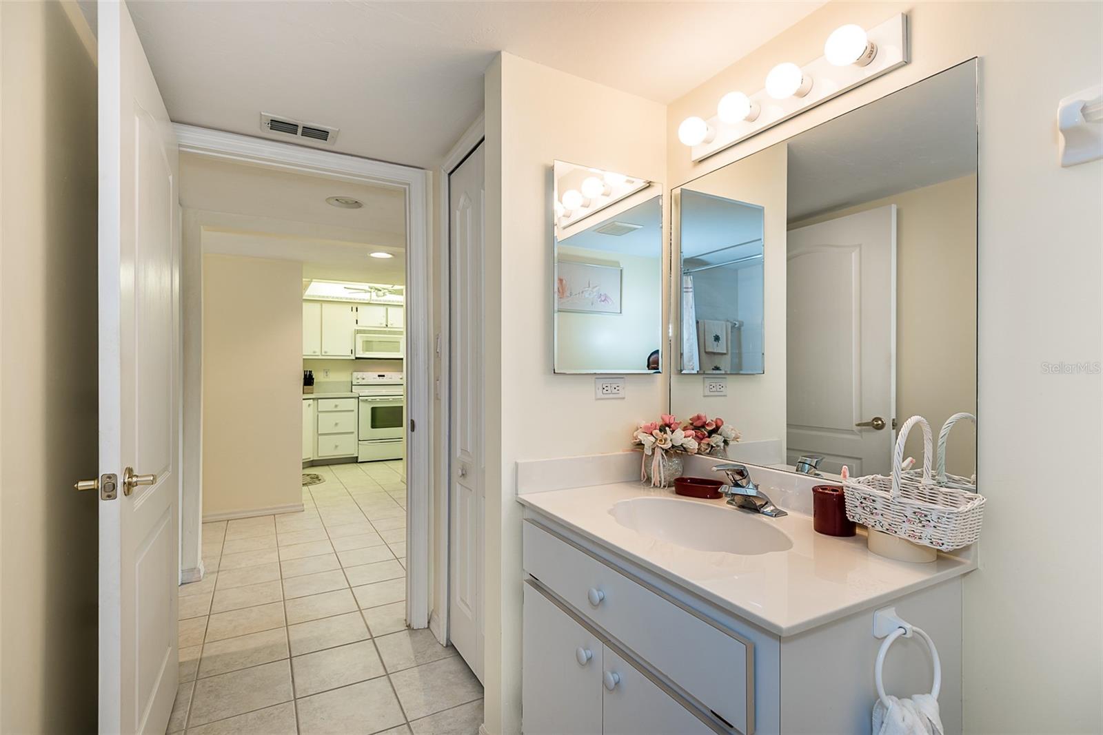 11644 EGRET CIR #1303, LAKE SUZY, FL — photo 33