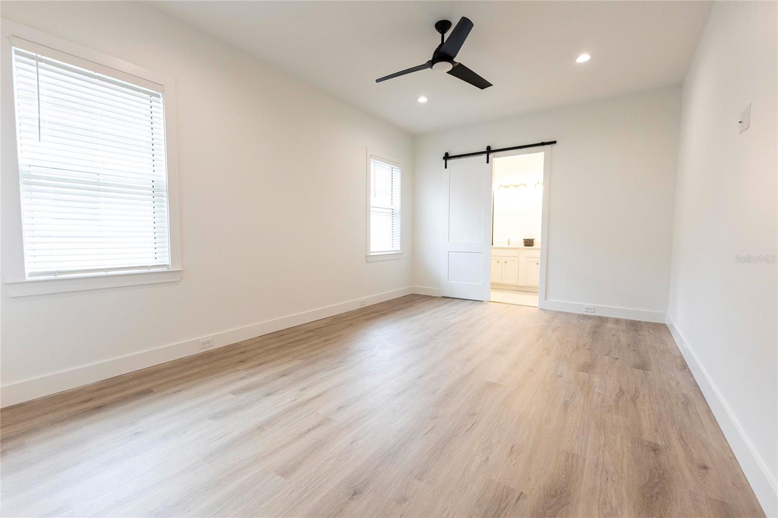 10619 GRAND OAKS BLVD, OXFORD, FL — photo 3