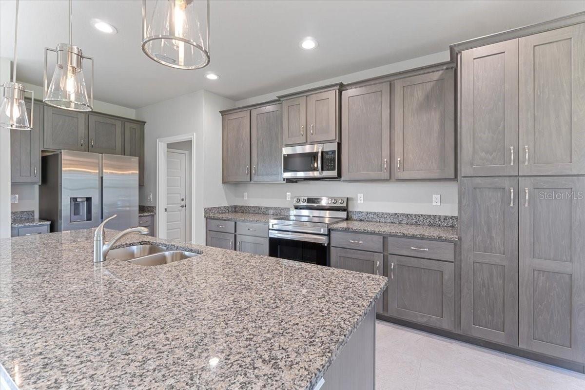9461 ATTICA CIR, PORT CHARLOTTE, FL — photo 8
