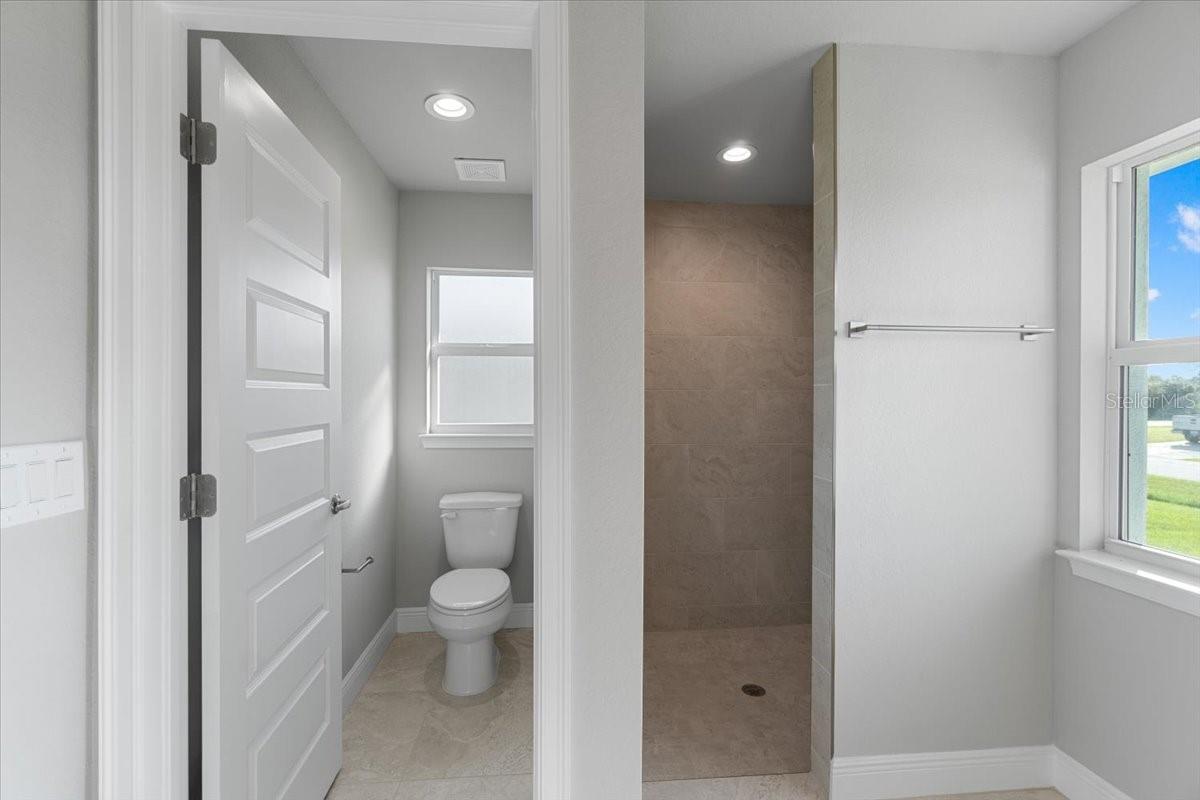 9461 ATTICA CIR, PORT CHARLOTTE, FL — photo 24