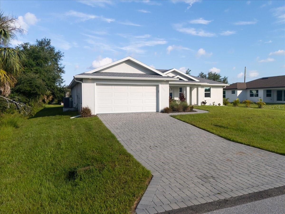 9461 ATTICA CIR, PORT CHARLOTTE, FL — photo 33