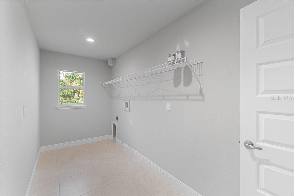 9461 ATTICA CIR, PORT CHARLOTTE, FL — photo 12