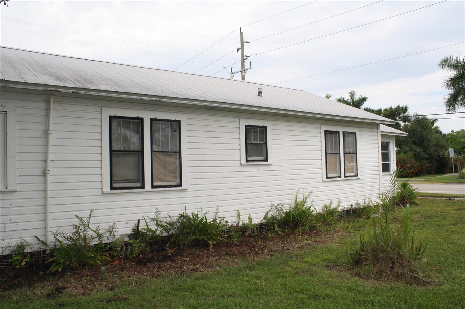 702 W OLYMPIA AVE, PUNTA GORDA, FL — photo 8