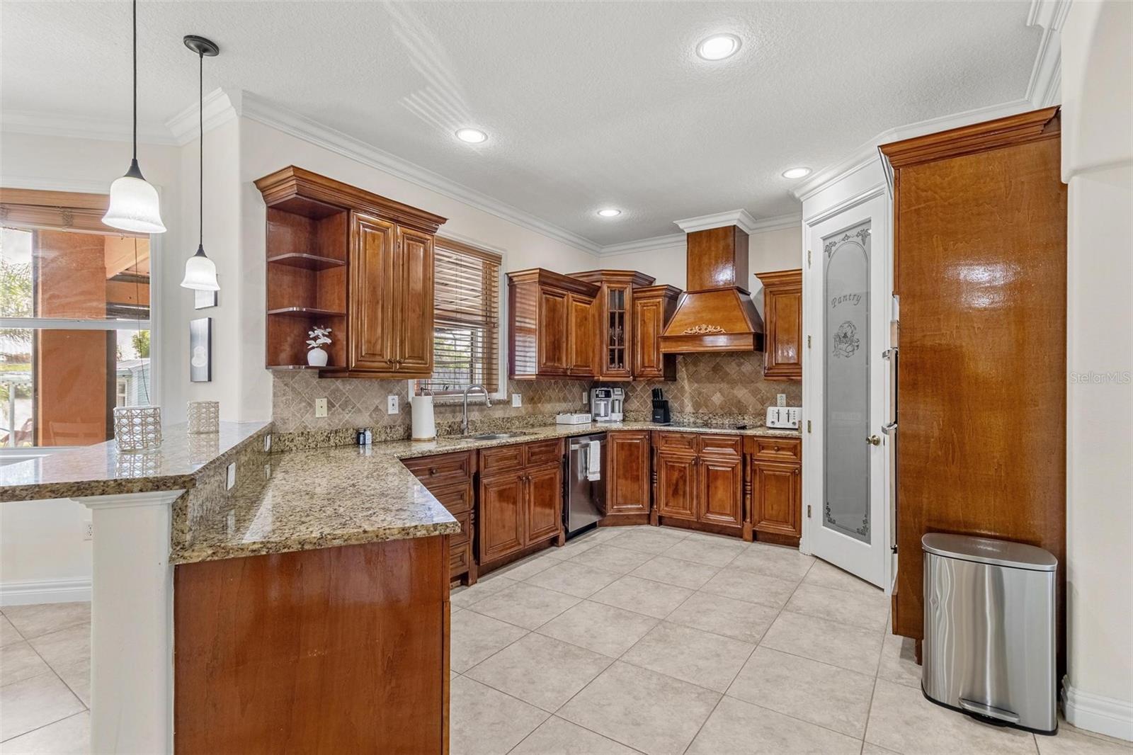 11302 SOUTHWIND LAKE DR, GIBSONTON, FL — photo 44