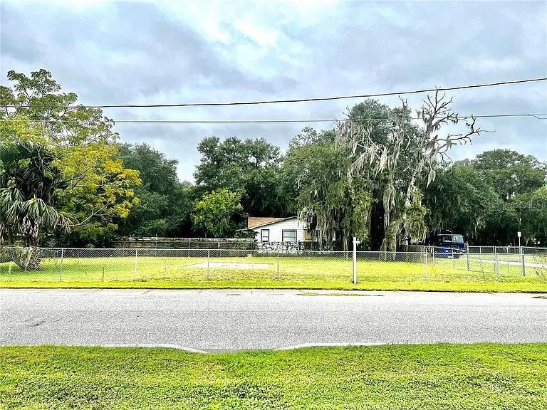 W RUBY ST, TAVARES, FL