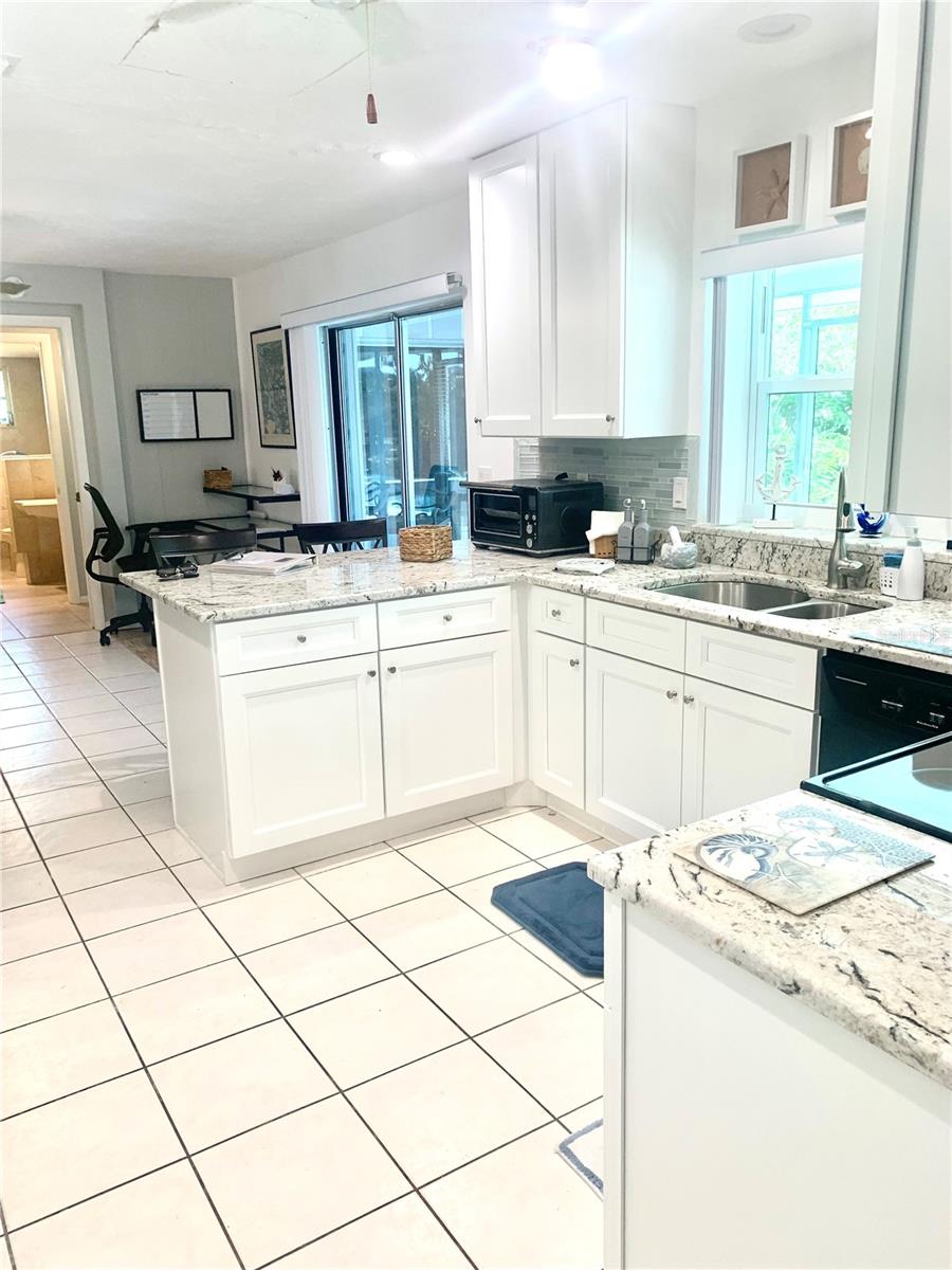1714 MEADOWOOD ST, SARASOTA, FL — photo 21