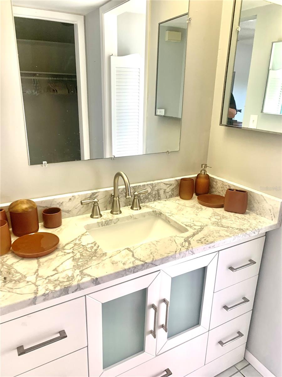 1714 MEADOWOOD ST, SARASOTA, FL — photo 16
