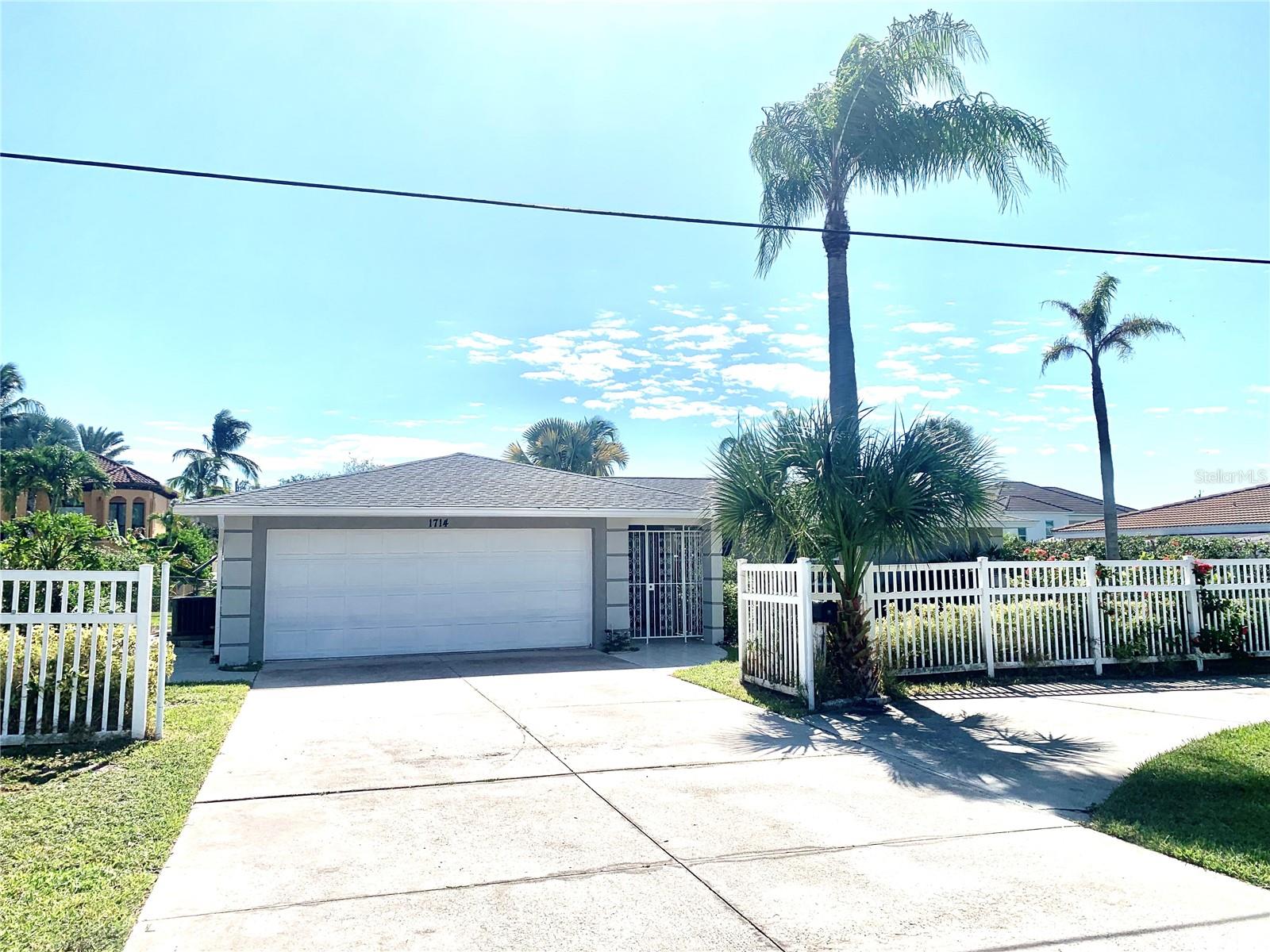 1714 MEADOWOOD ST, SARASOTA, FL — photo 2