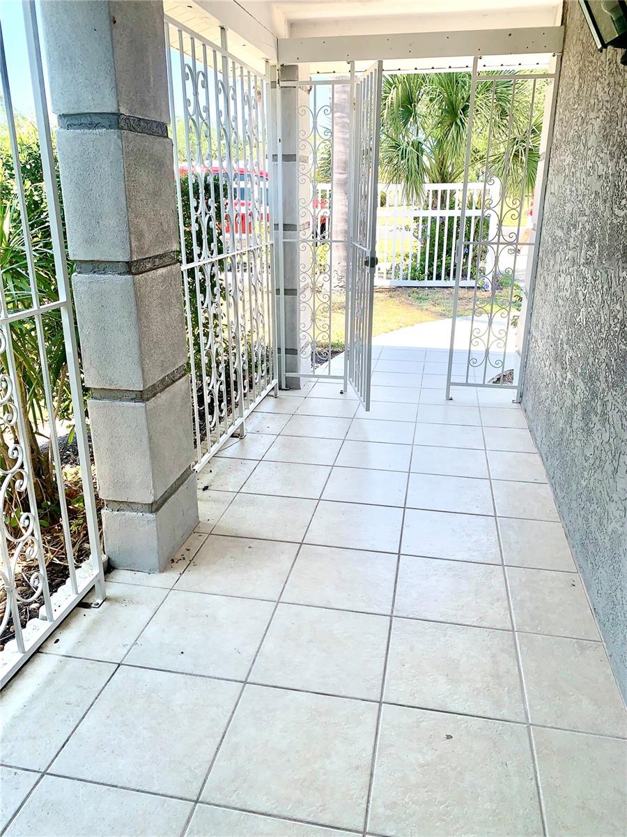 1714 MEADOWOOD ST, SARASOTA, FL — photo 44