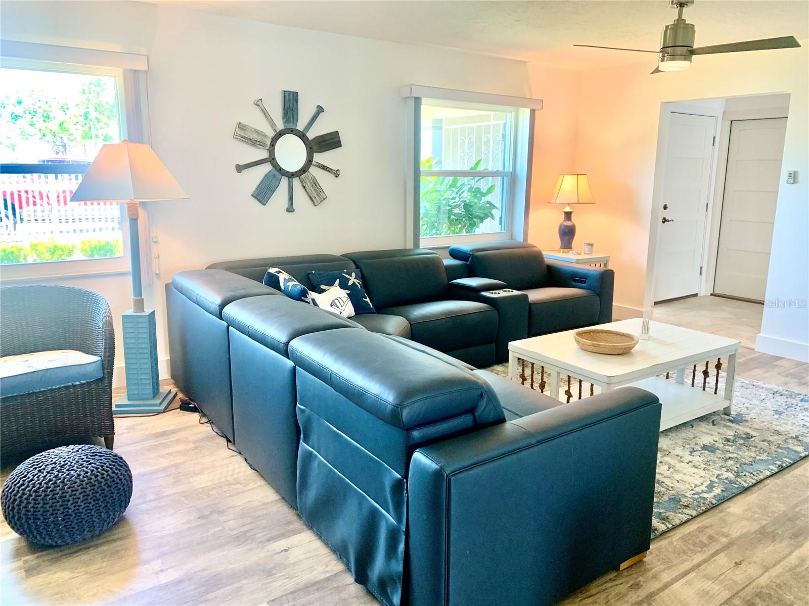 1714 MEADOWOOD ST, SARASOTA, FL — photo 11