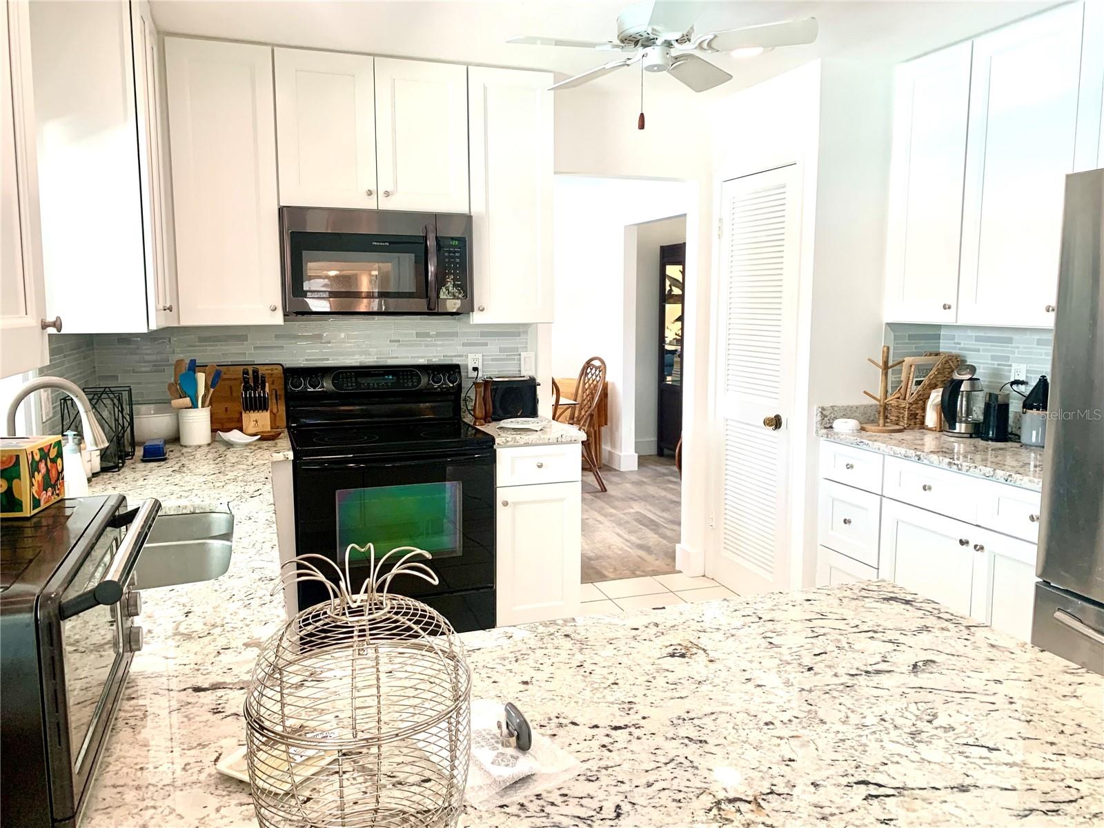 1714 MEADOWOOD ST, SARASOTA, FL — photo 39